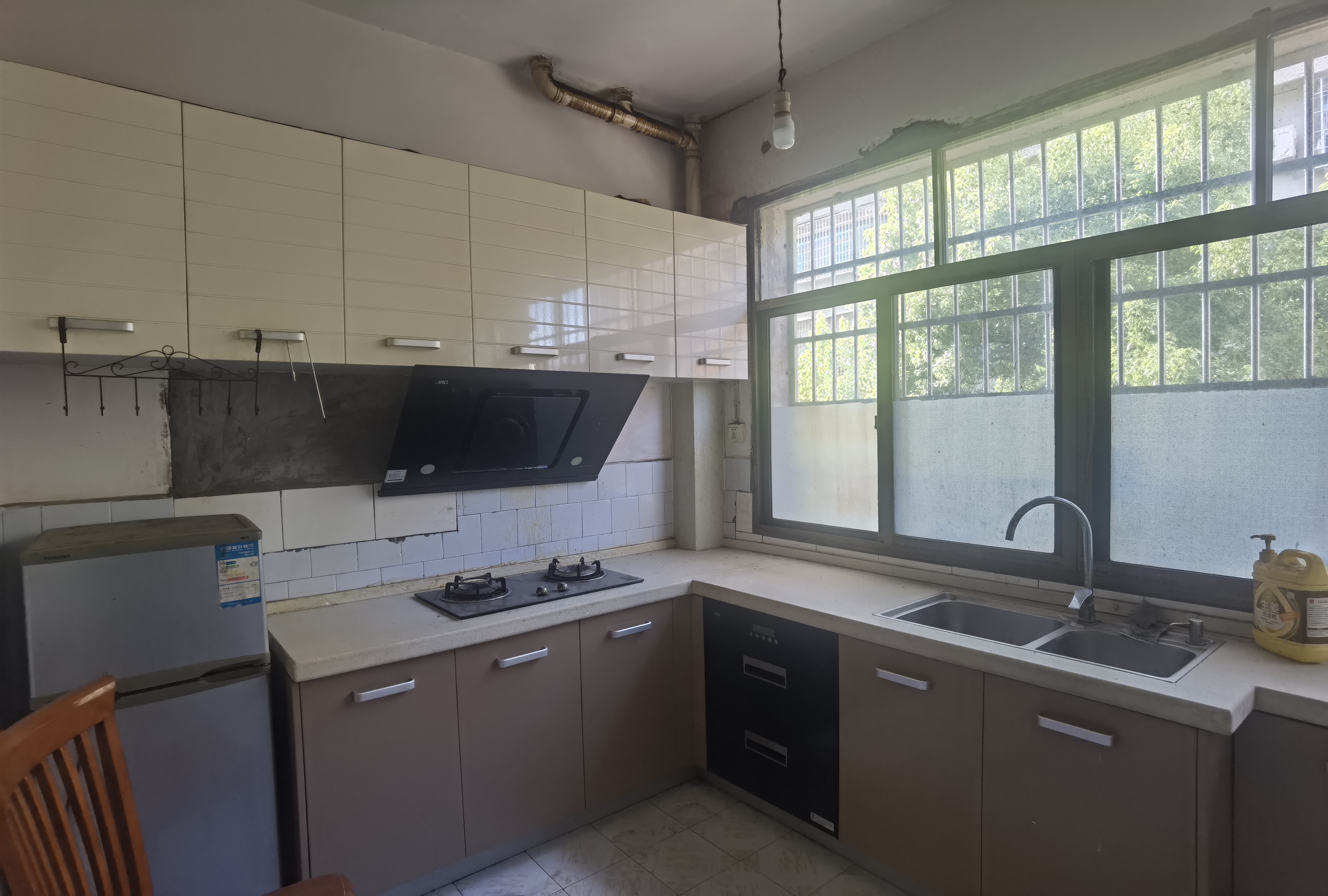 区政府  2室2厅1卫    700.0元/月室内图