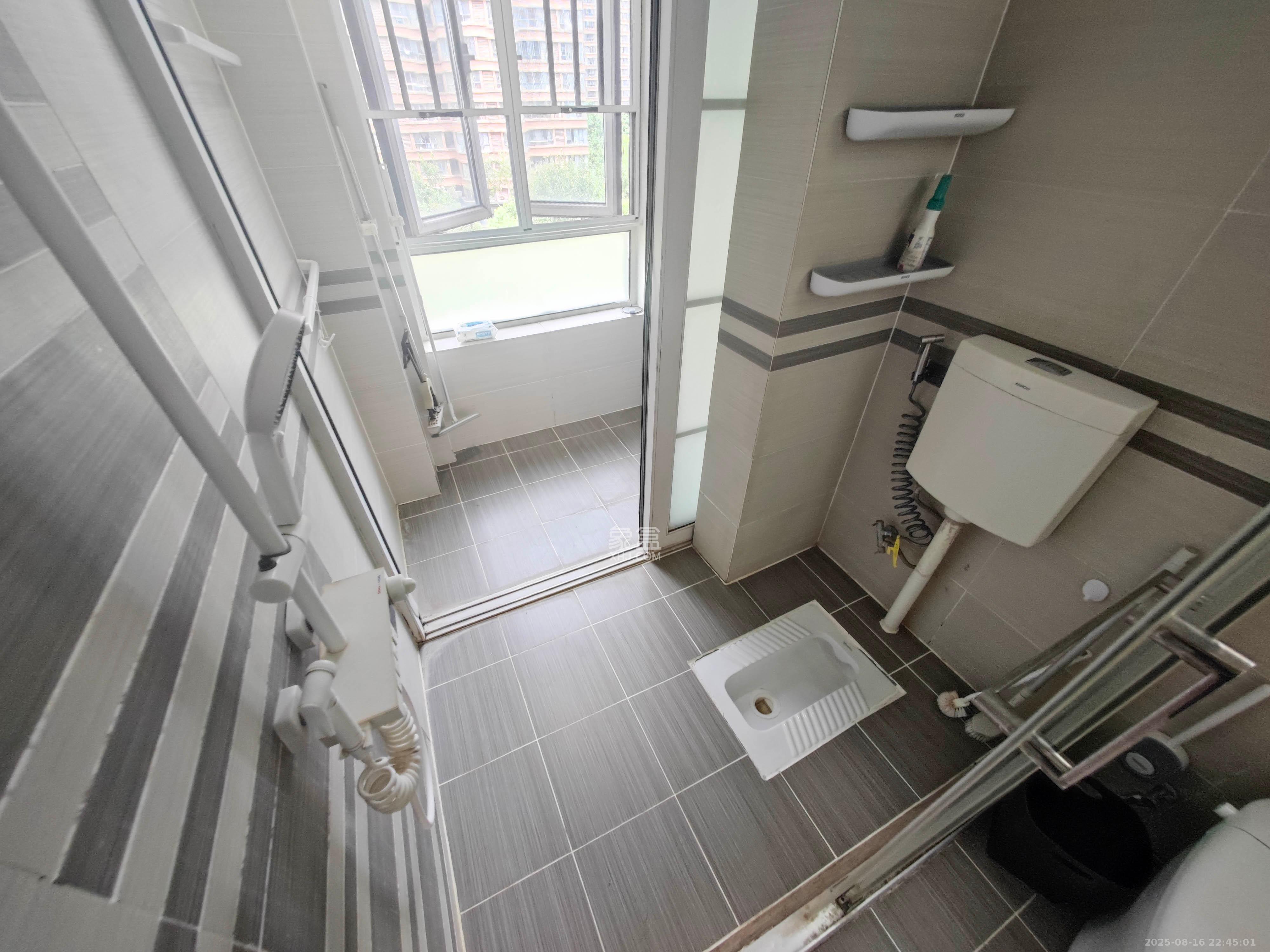 五矿万境水岸一期（万境水岸嘉苑）  3室2厅1卫    128.0万卫生间