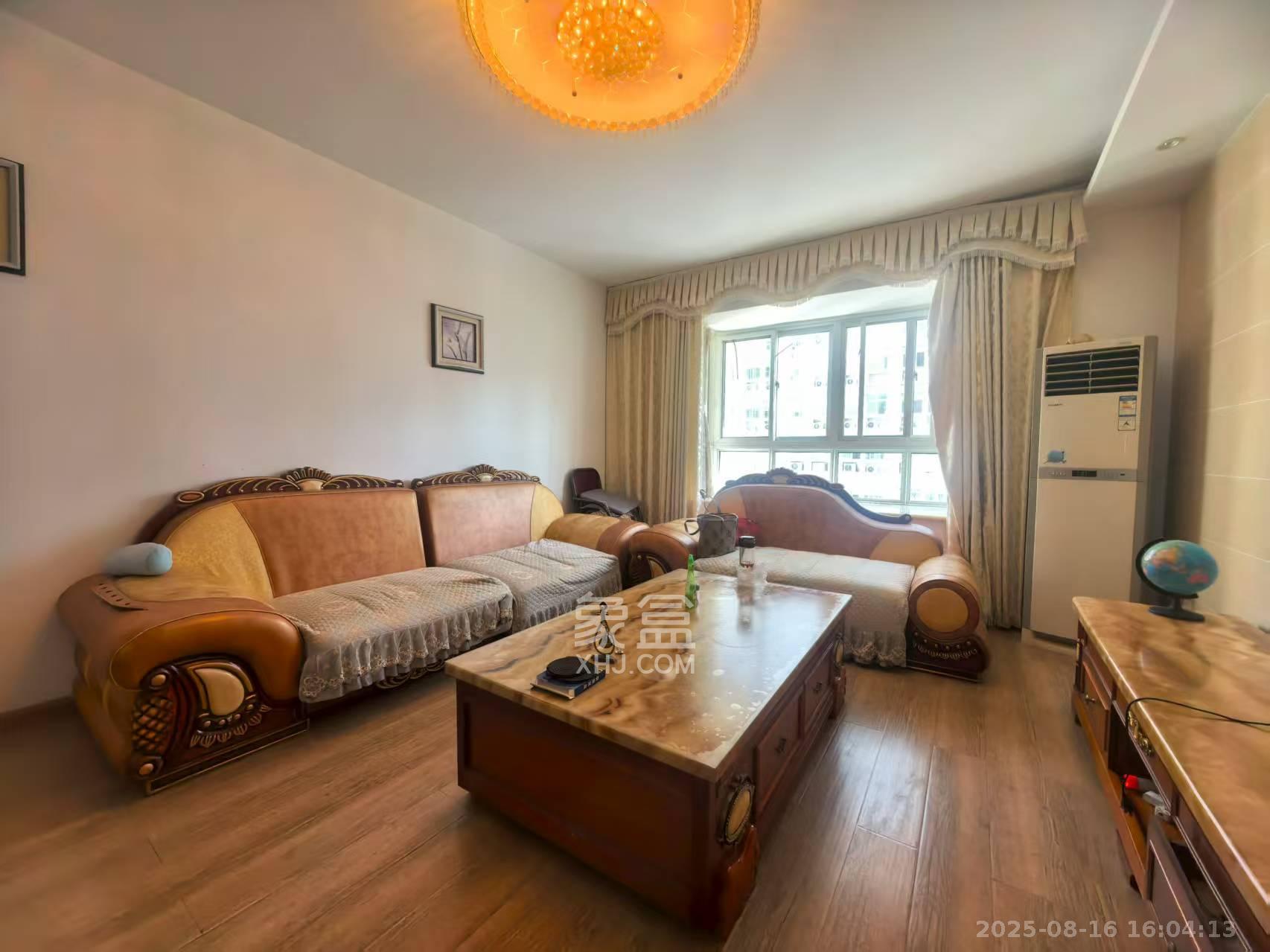 嘉盛华庭(一期、二期、三期) 3室2厅2卫 3000.0元/月 嘉盛华庭(一期、二期、三期) 3室2厅2卫 3000.0元/月室内图