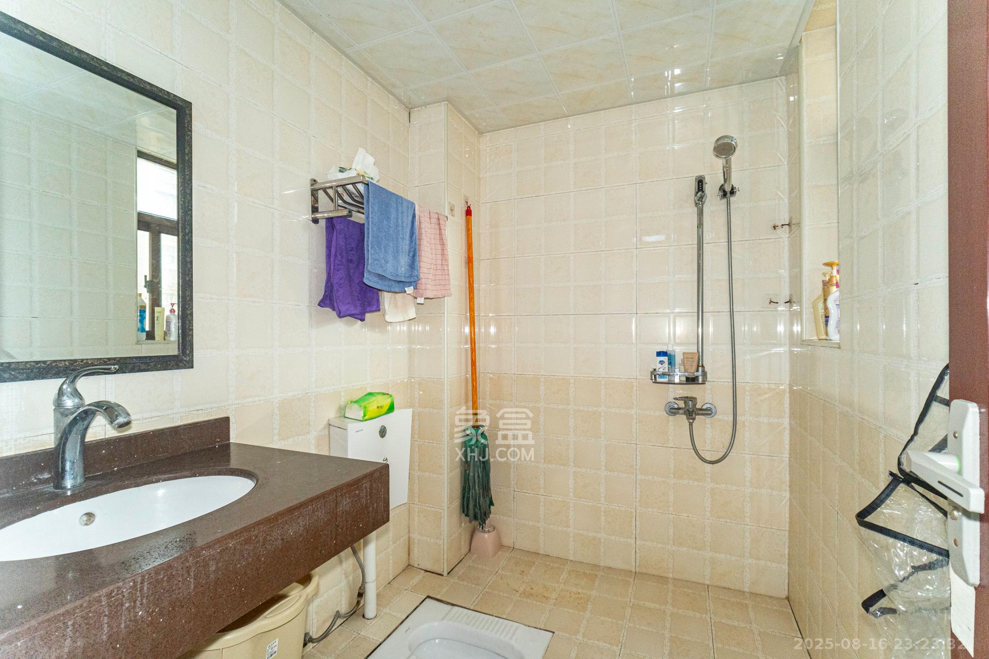 四季星城 3室2厅2卫 61.0万 四季星城 3室2厅2卫 61.0万卫生间