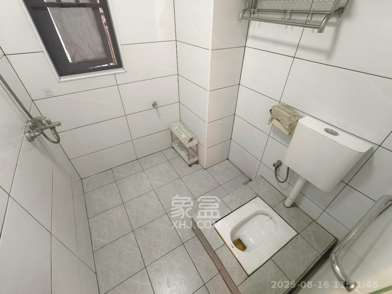卓越浅水湾  3室2厅2卫   2800.00元/月室内图