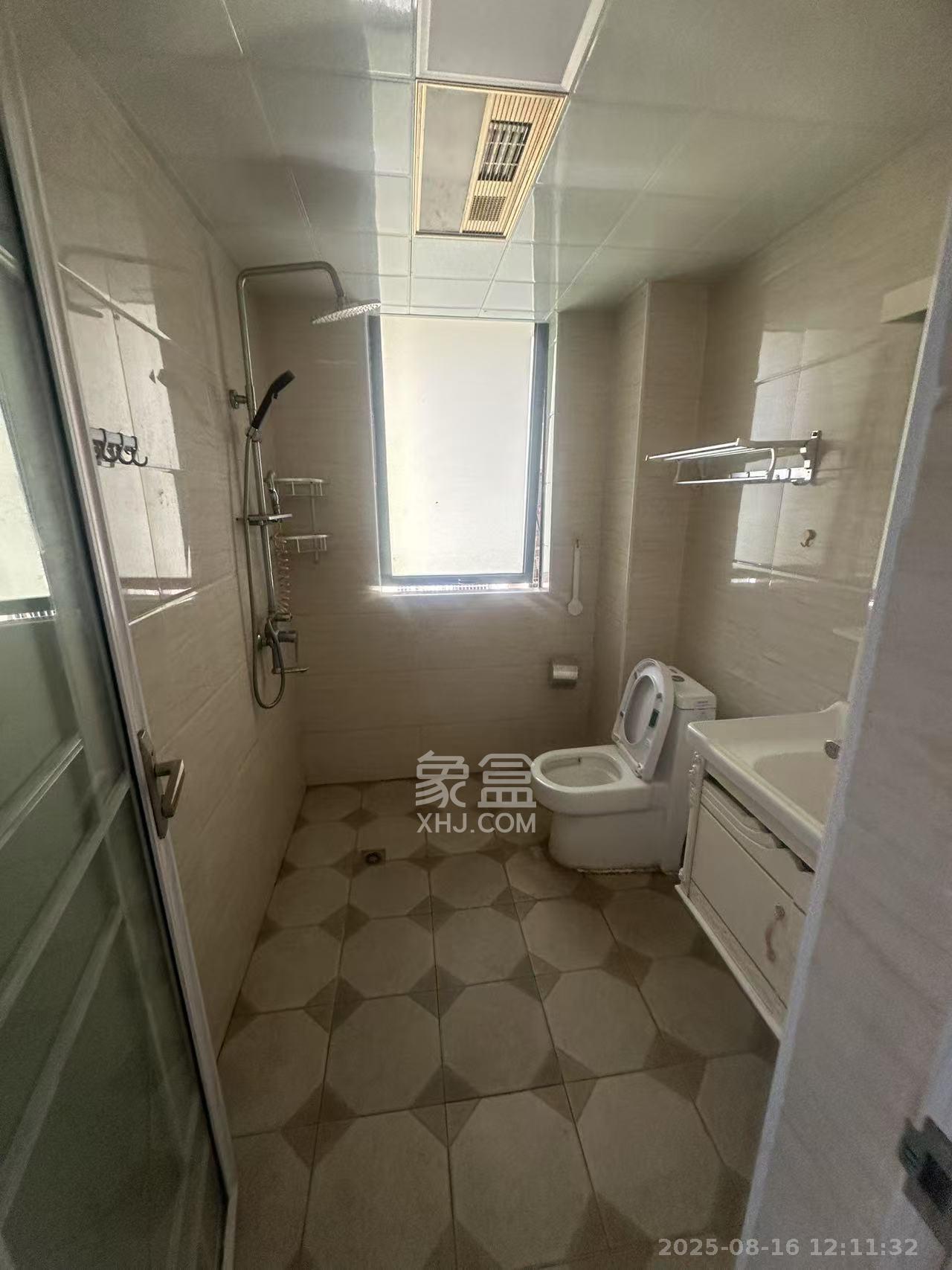 国泰九龙湾  3室2厅1卫    1800.0元/月室内图