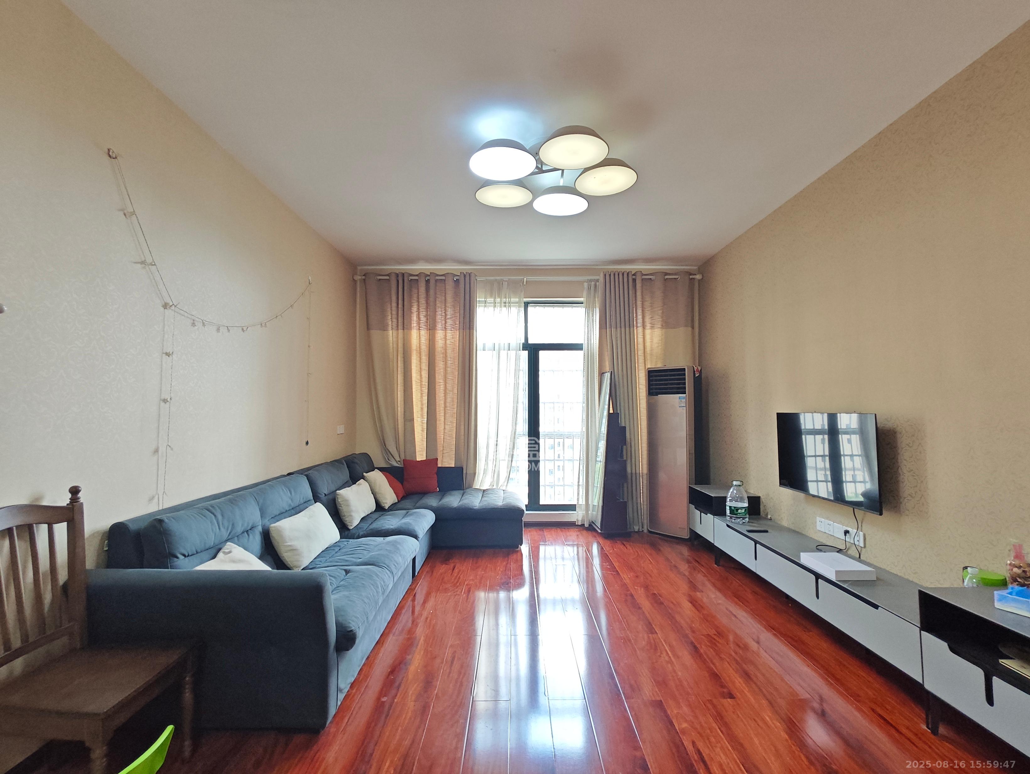 枫华府第  3室2厅2卫    2200.0元/月 枫华府第  3室2厅2卫    2200.0元/月