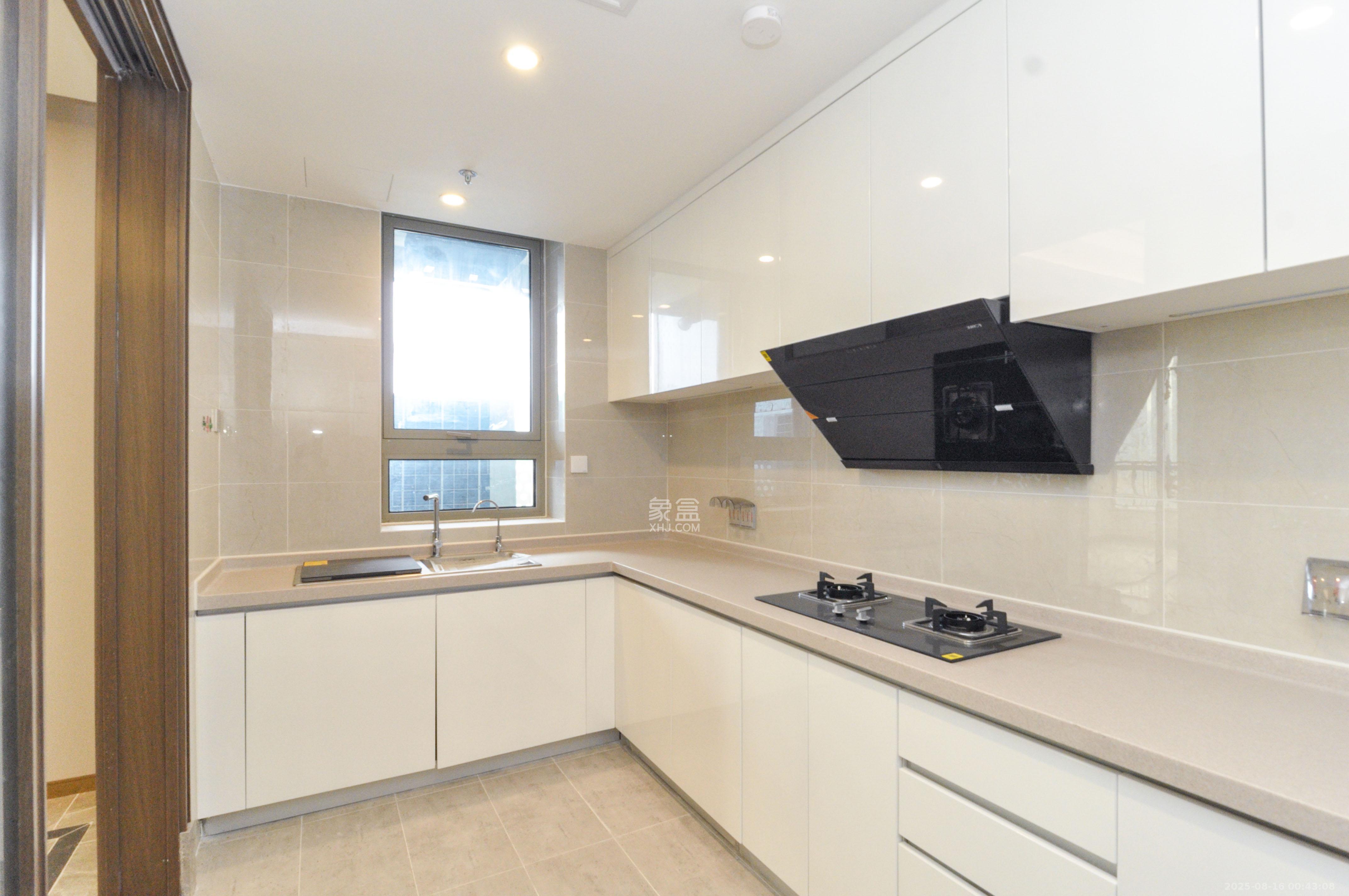 梅溪湖金茂湾  4室2厅2卫    458.0万 梅溪湖金茂湾  4室2厅2卫    458.0万厨房