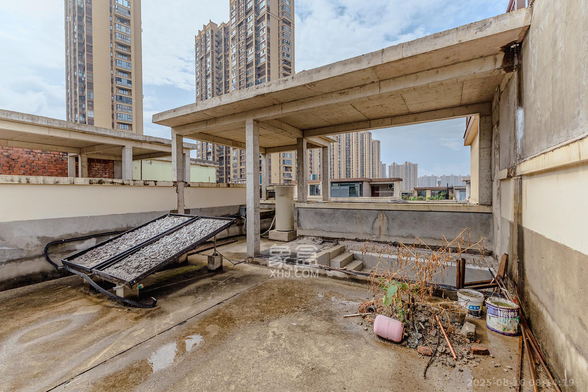 龙湖璟宸原著（龙湖紫宸）  6室2厅4卫    360.0万其他