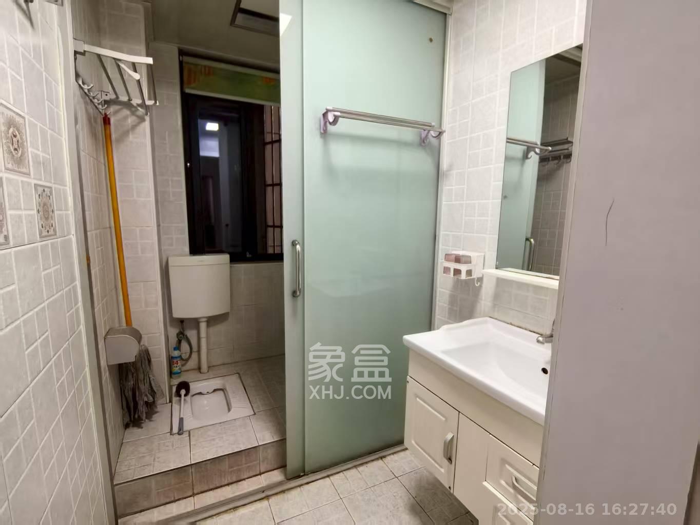 尊邸华庭  3室2厅1卫   2200.00元/月室内图