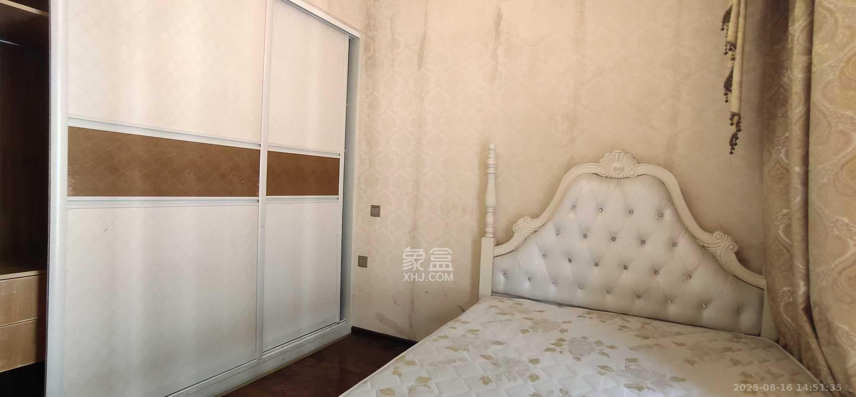 卓越蔚蓝海岸二期 3室2厅2卫 3400.0元/月 卓越蔚蓝海岸二期 3室2厅2卫 3400.0元/月室内图