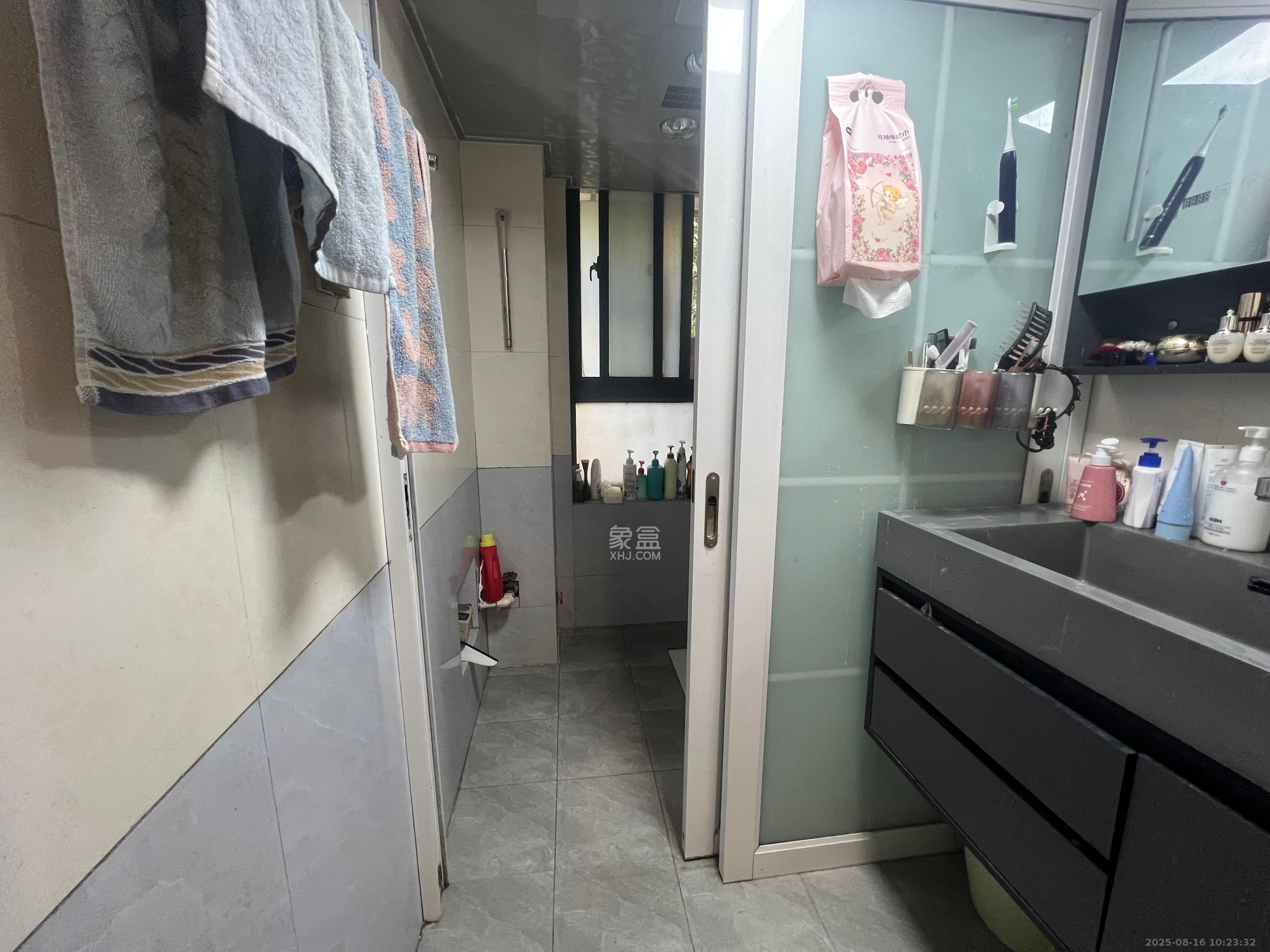 保利麓谷林语A区  3室2厅1卫   2600.00元/月室内图