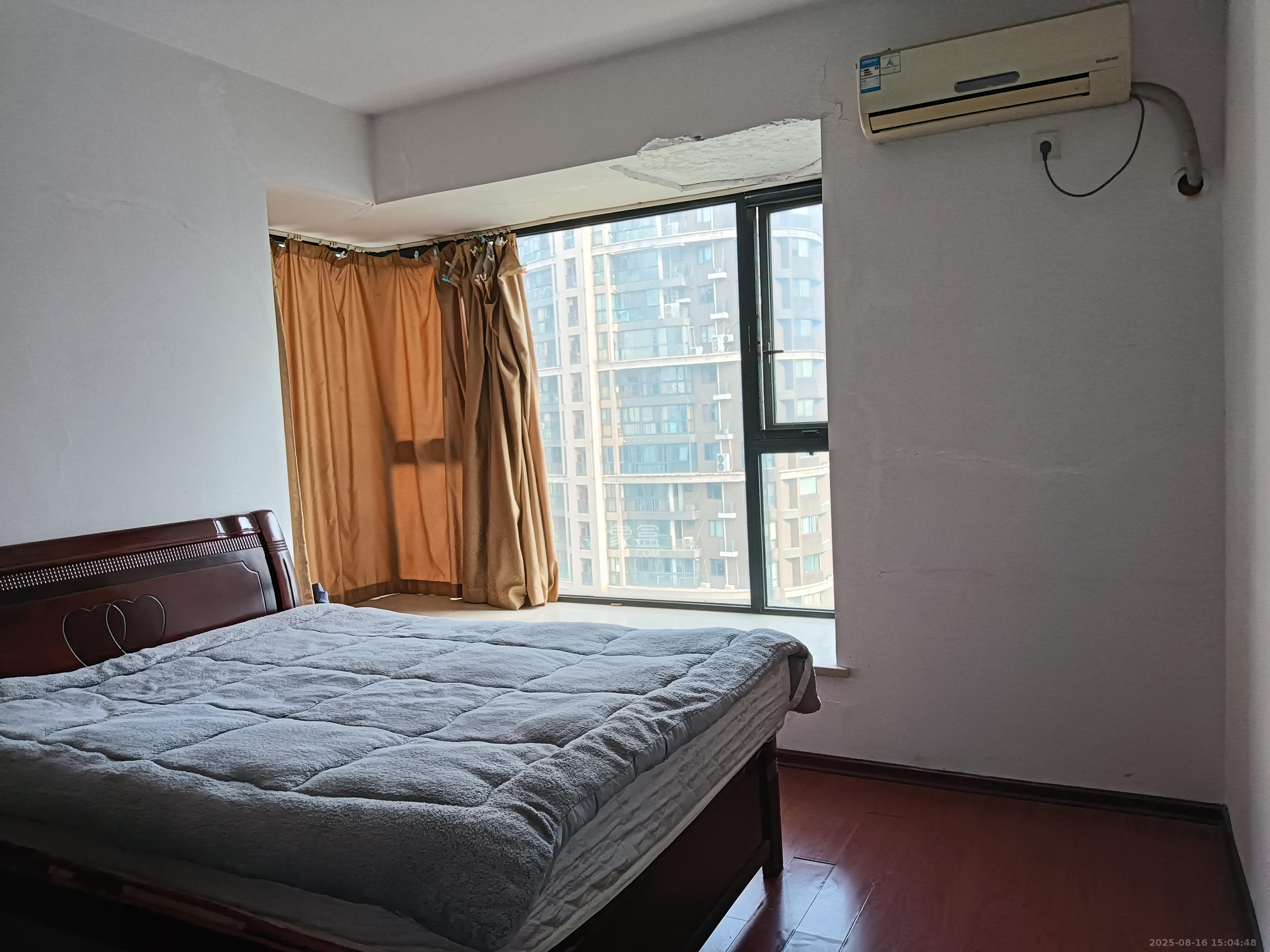 藏珑湖上国际花园 2室1厅1卫 2400.0元/月 藏珑湖上国际花园 2室1厅1卫 2400.0元/月室内图