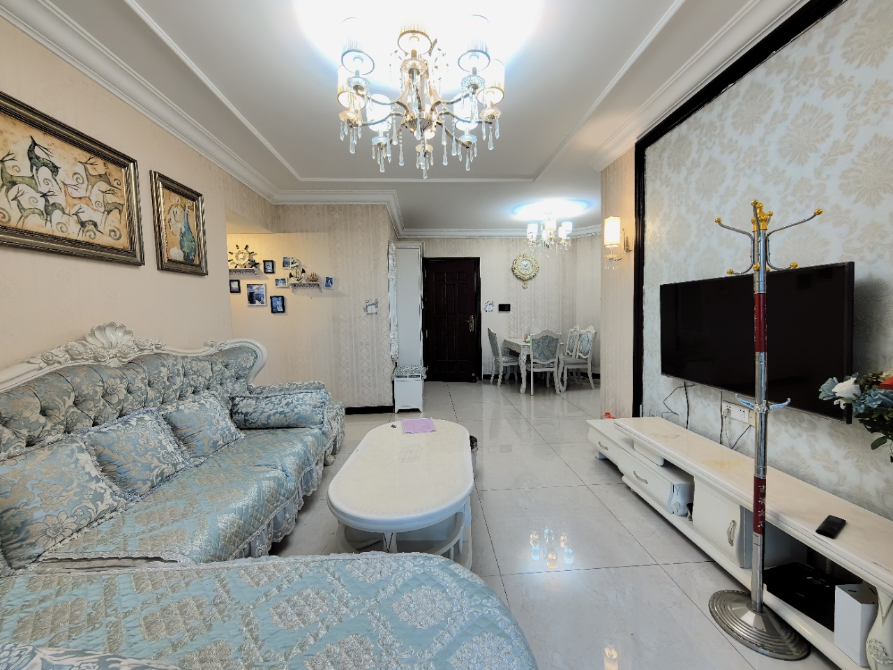 恒大绿洲  2室2厅1卫    48.8万客厅