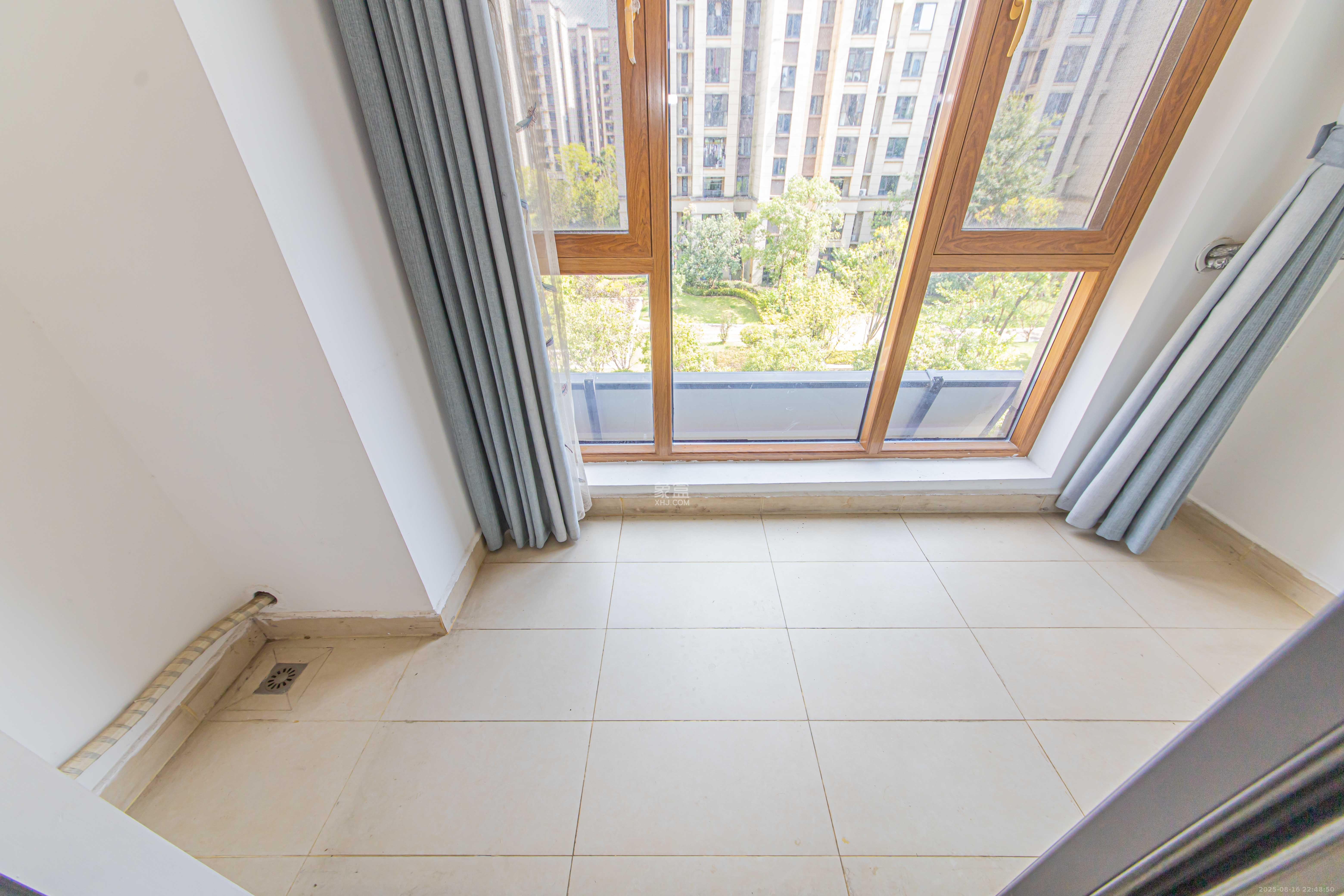 中海新城熙岸(中信新城五期)  3室2厅2卫    99.8万 中海新城熙岸(中信新城五期)  3室2厅2卫    99.8万阳台