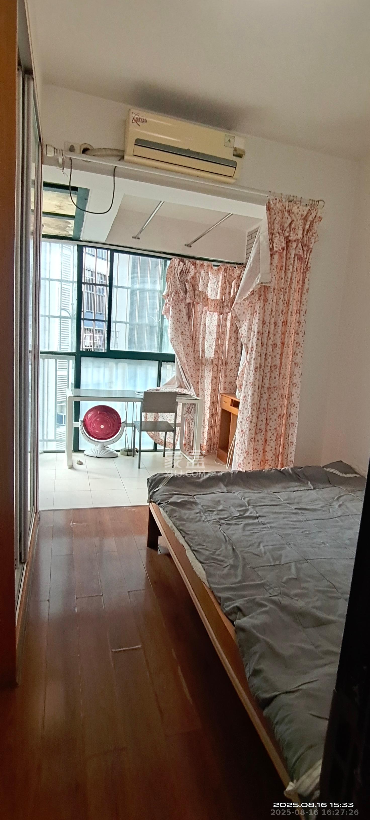 华天LOHO小镇 3室2厅1卫 1550.0元/月 华天LOHO小镇 3室2厅1卫 1550.0元/月室内图