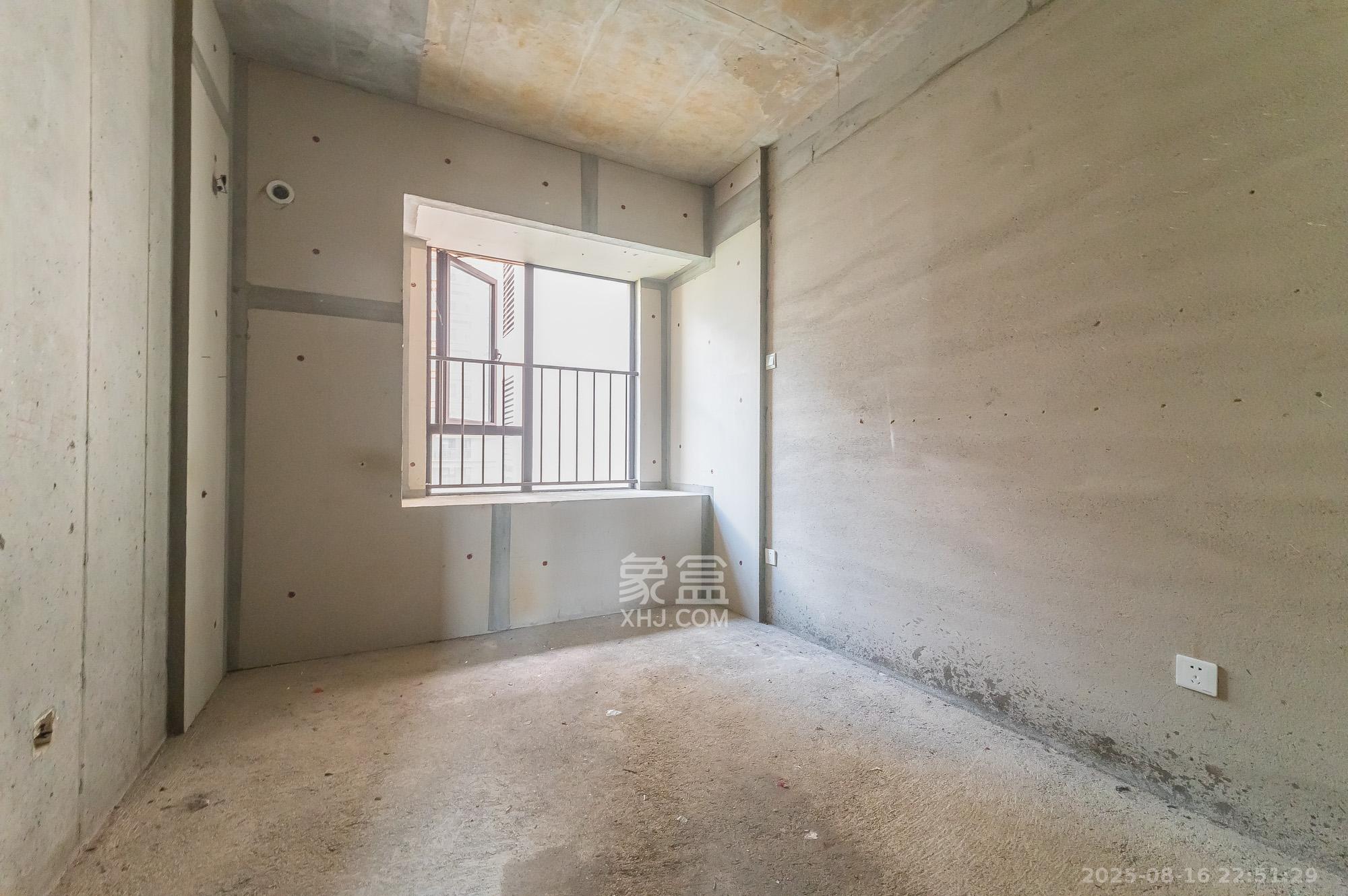 兴进珺府  5室2厅1卫    95.8万 兴进珺府  5室2厅1卫    95.8万其他