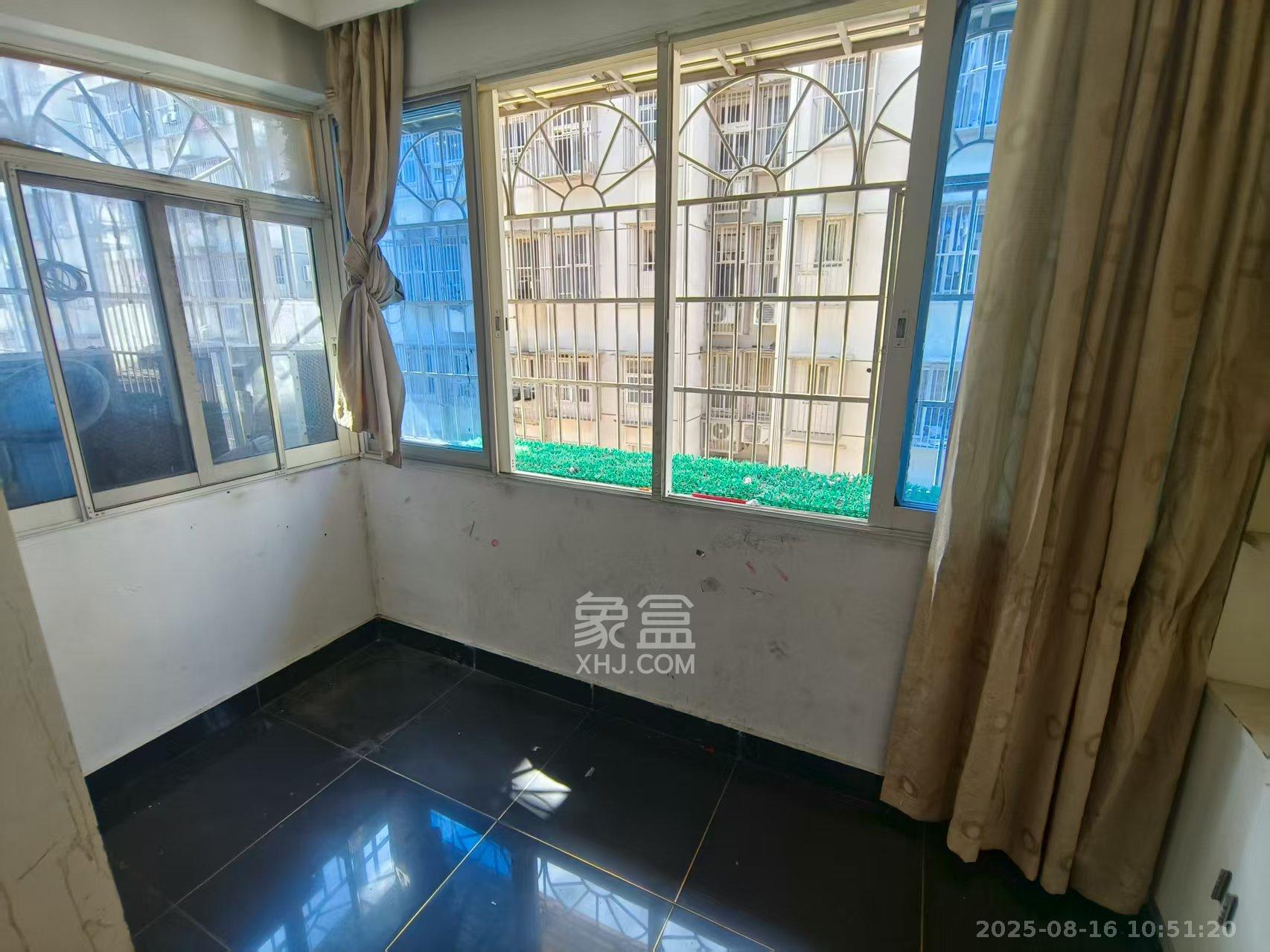 南门口晏家塘社区  3室2厅1卫    2200.0元/月 南门口晏家塘社区  3室2厅1卫    2200.0元/月室内图