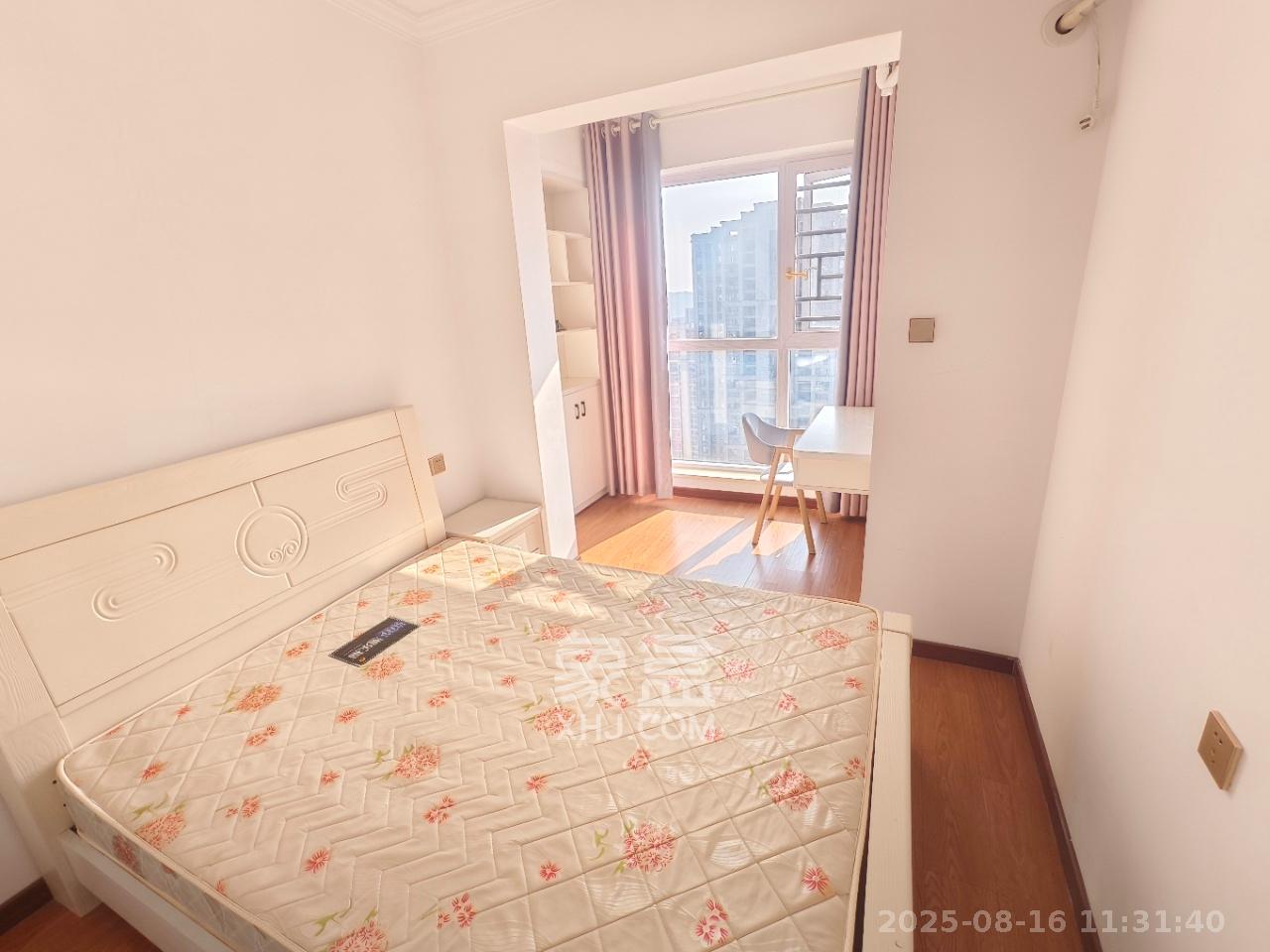 卓越浅水湾  3室2厅2卫    2800.0元/月 卓越浅水湾  3室2厅2卫    2800.0元/月室内图