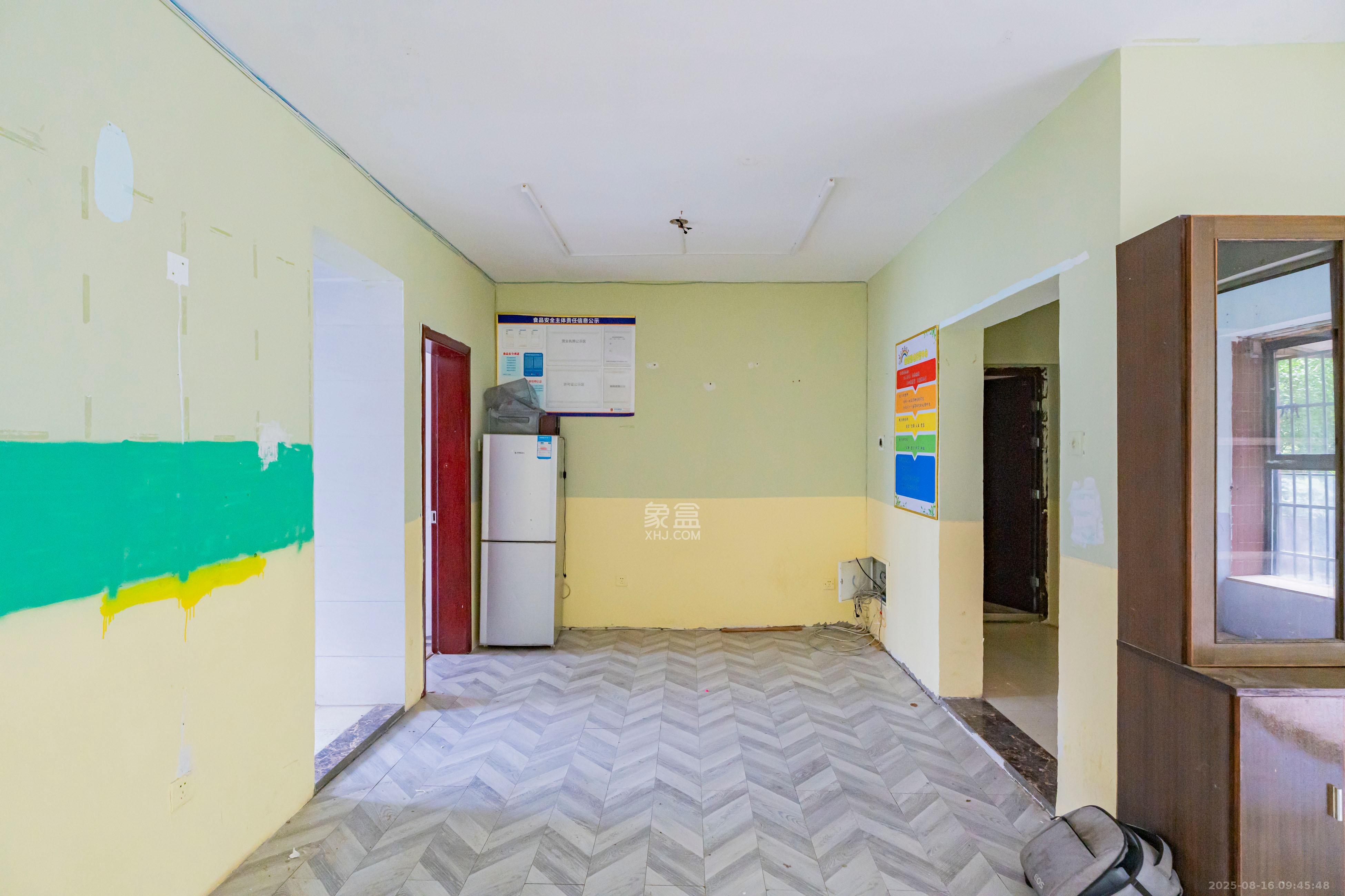 金色溪泉湾  3室2厅2卫    2500.0元/月 金色溪泉湾  3室2厅2卫    2500.0元/月室内图