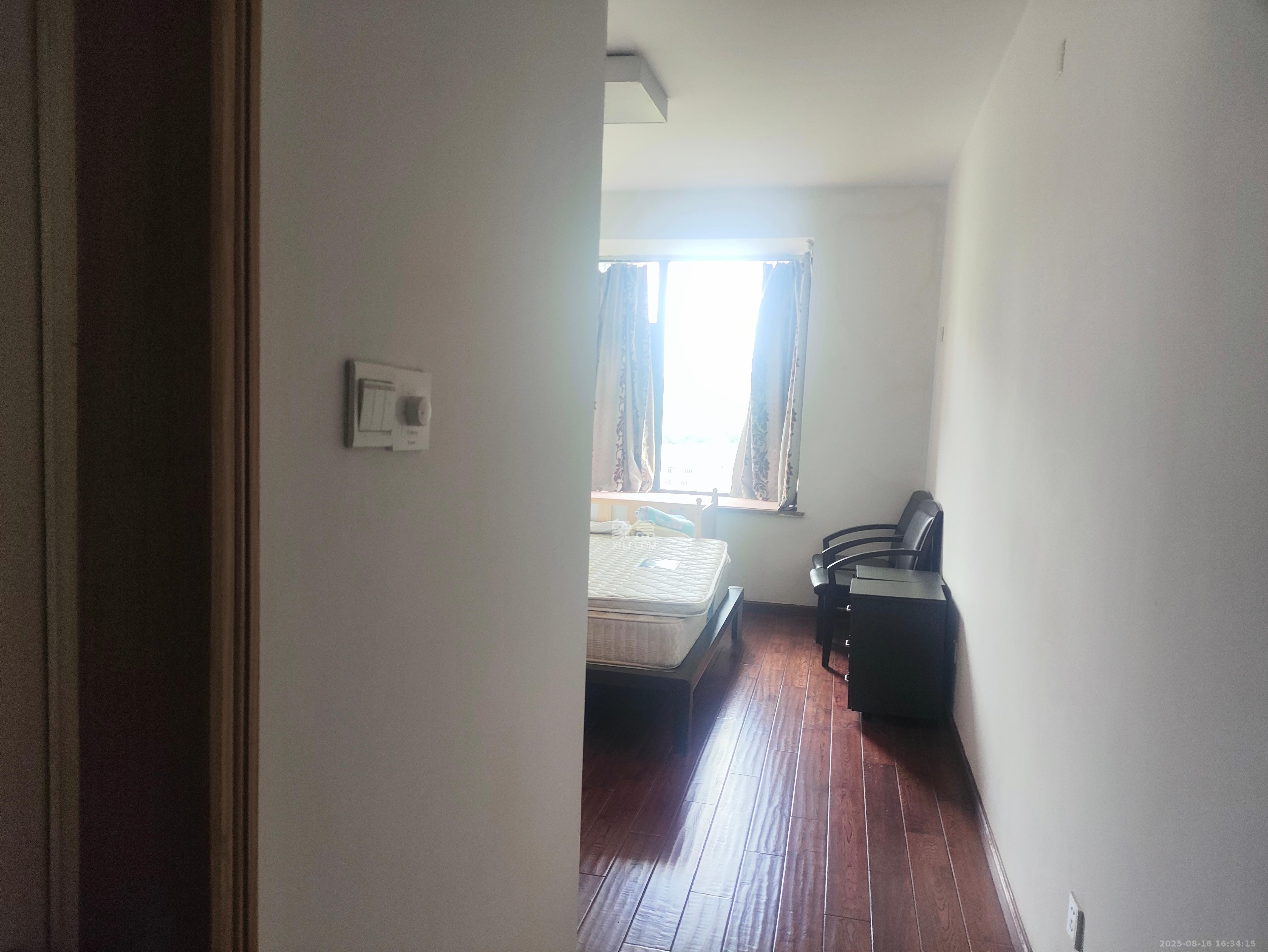 和卉家园 4室2厅2卫 4500.0元/月 和卉家园 4室2厅2卫 4500.0元/月室内图