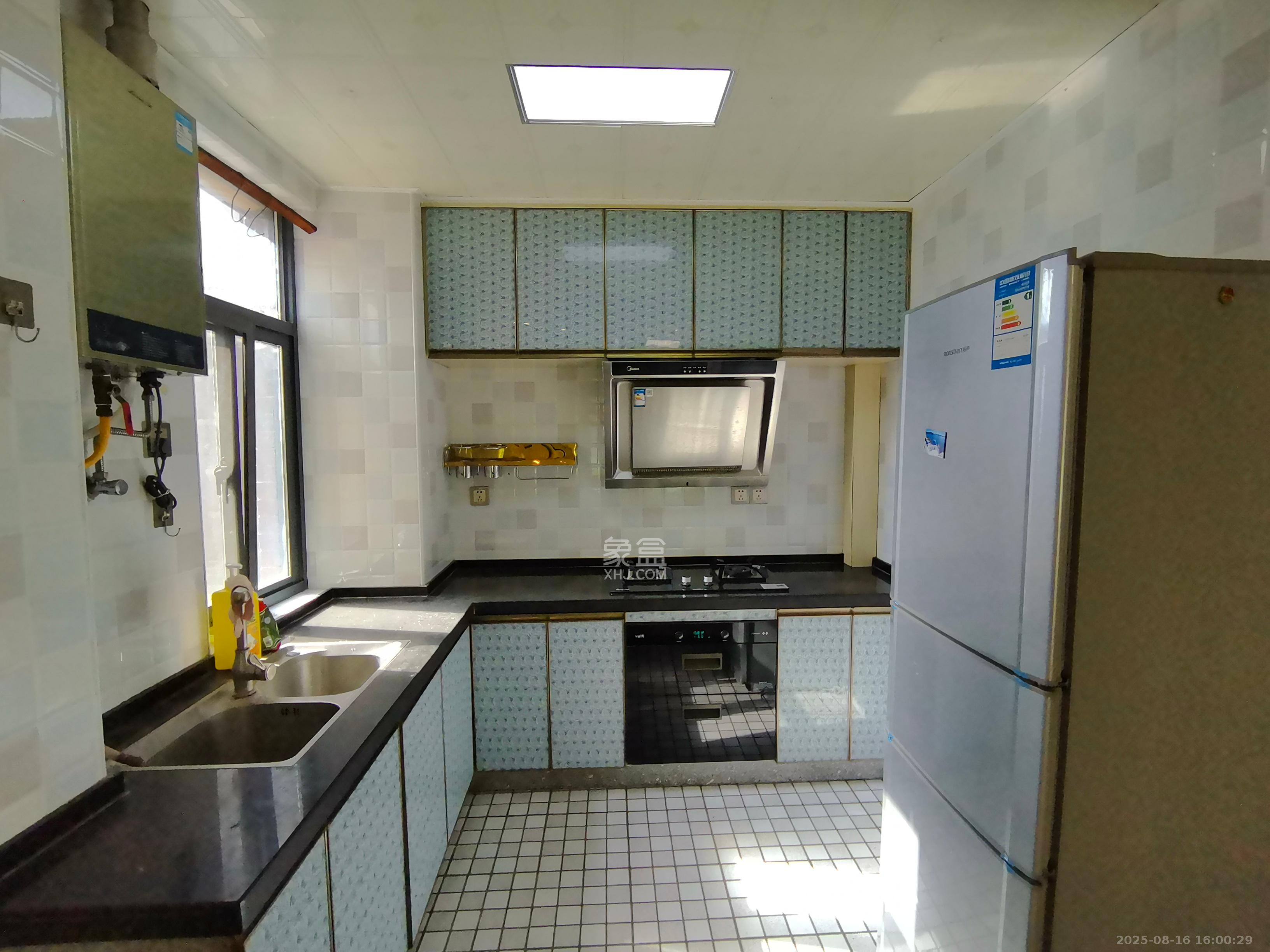 五矿格澜郡 3室2厅1卫 2000.0元/月 五矿格澜郡 3室2厅1卫 2000.0元/月室内图