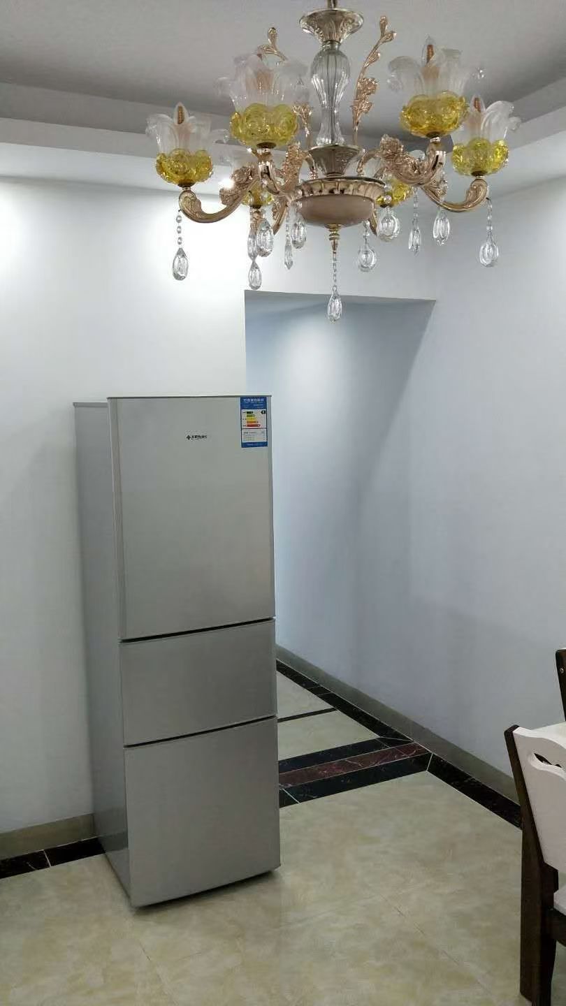 富成大厦 3室2厅1卫 2500.0元/月 富成大厦 3室2厅1卫 2500.0元/月室内图