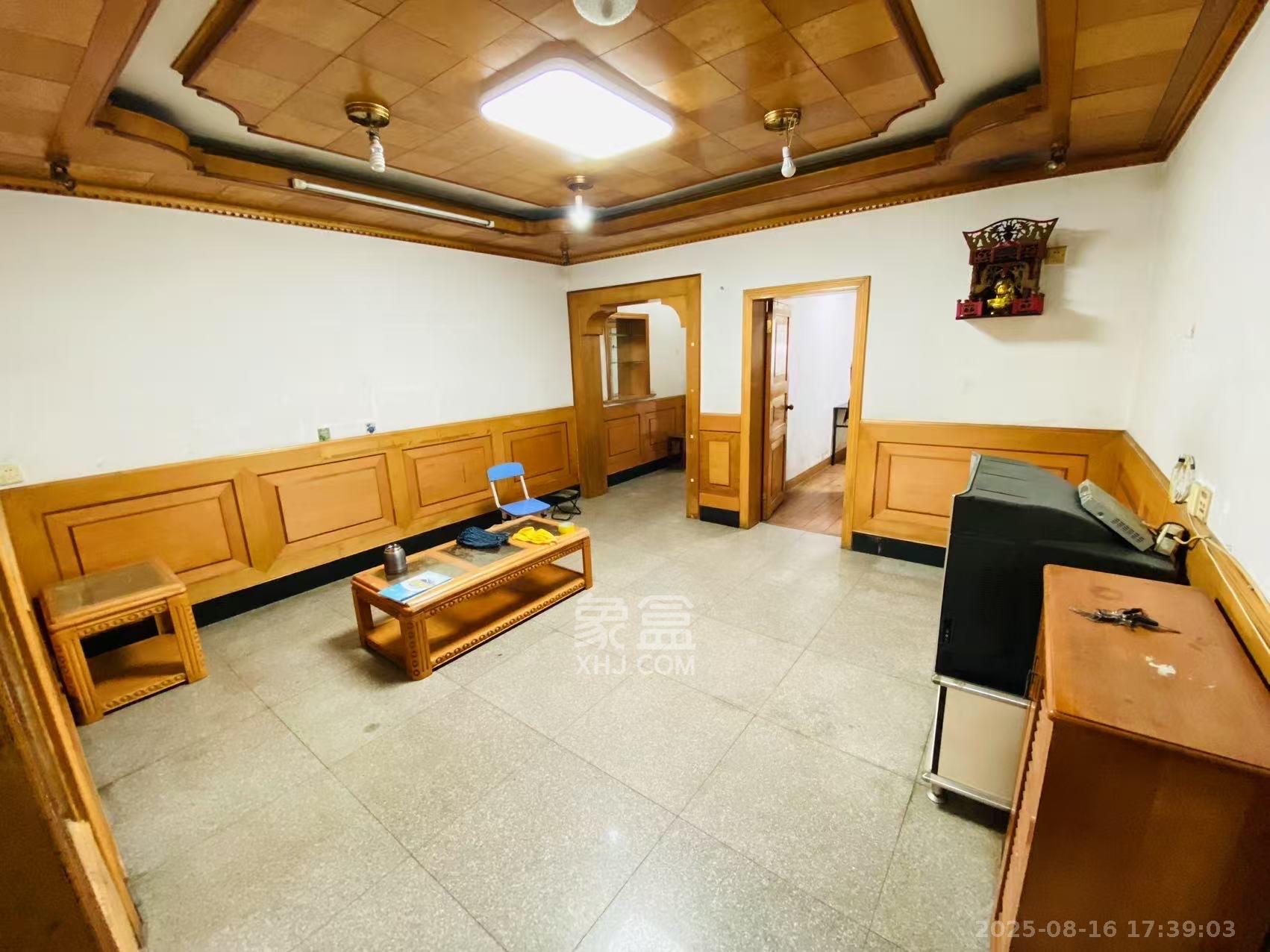 西湖新村  2室2厅1卫    1700.0元/月 西湖新村  2室2厅1卫    1700.0元/月室内图