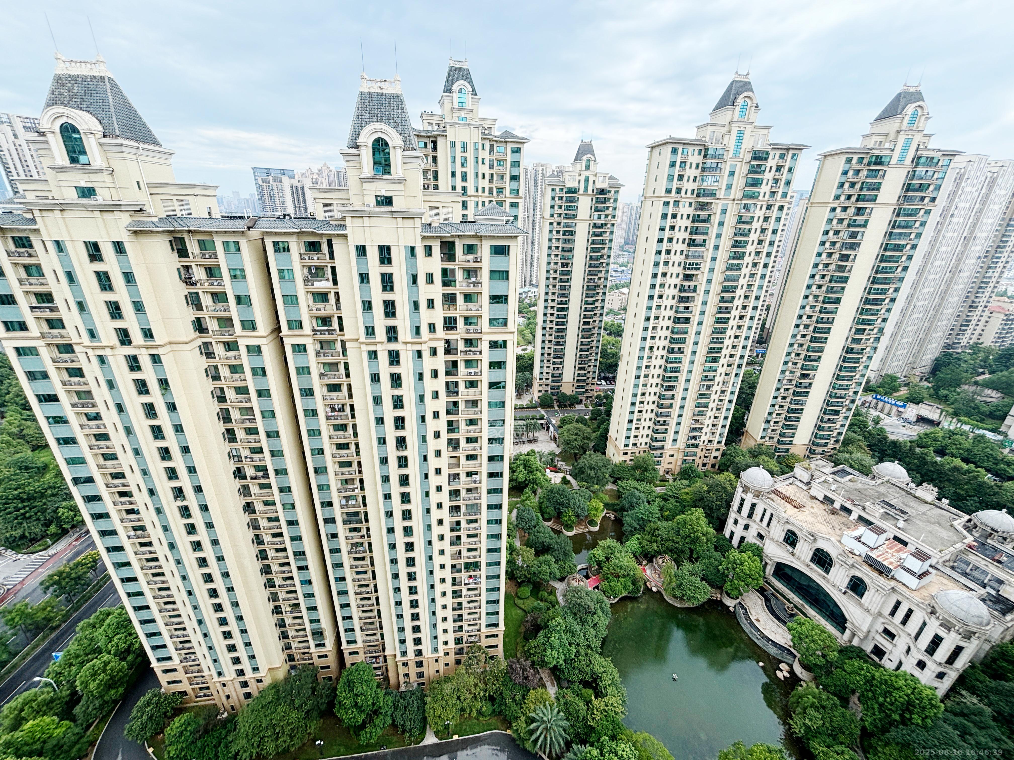 恒大御景湾  2室2厅1卫    2900.0元/月室内图1