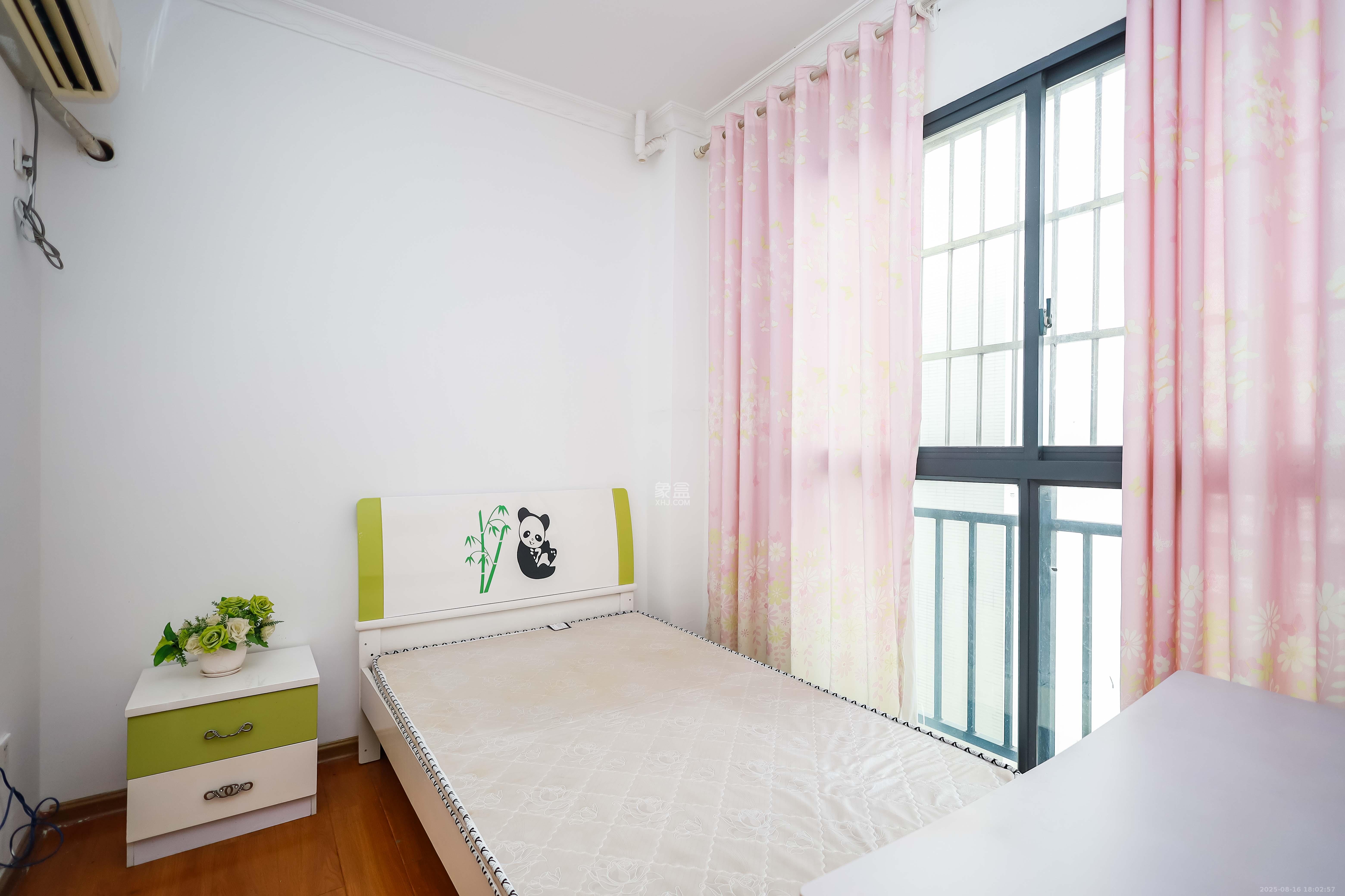 莱茵城  3室2厅1卫    89.0万卧室