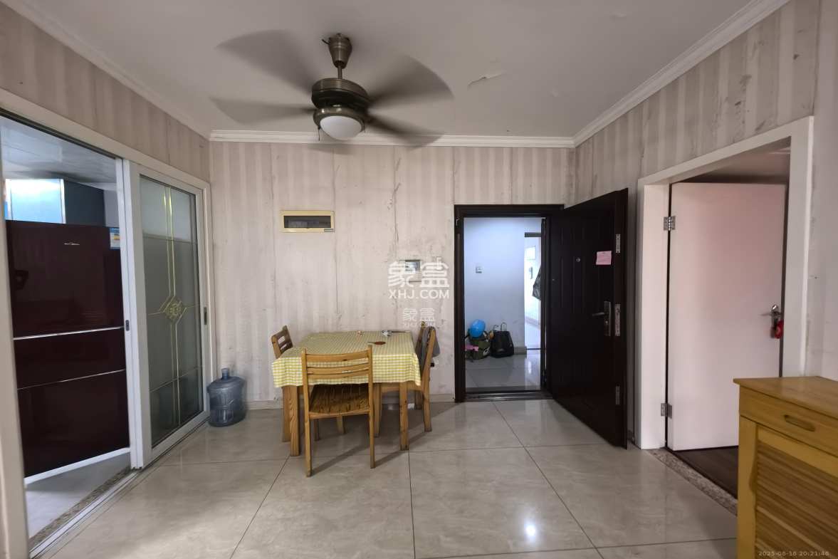 钱隆学府一、二期  1室2厅1卫    2200.0元/月 钱隆学府一、二期  1室2厅1卫    2200.0元/月室内图