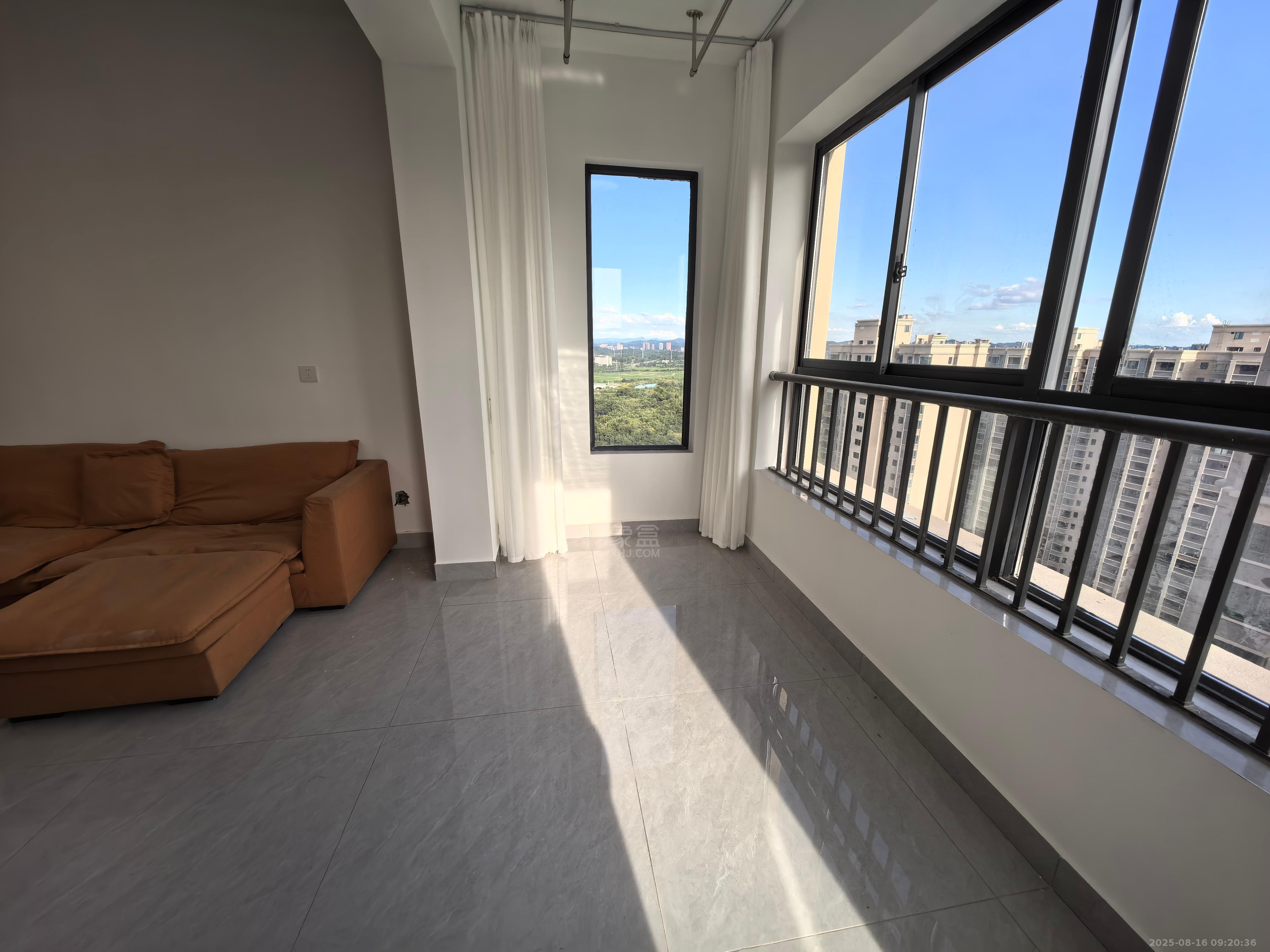 华晨藏龙湾 3室2厅2卫 1800.0元/月 华晨藏龙湾 3室2厅2卫 1800.0元/月室内图