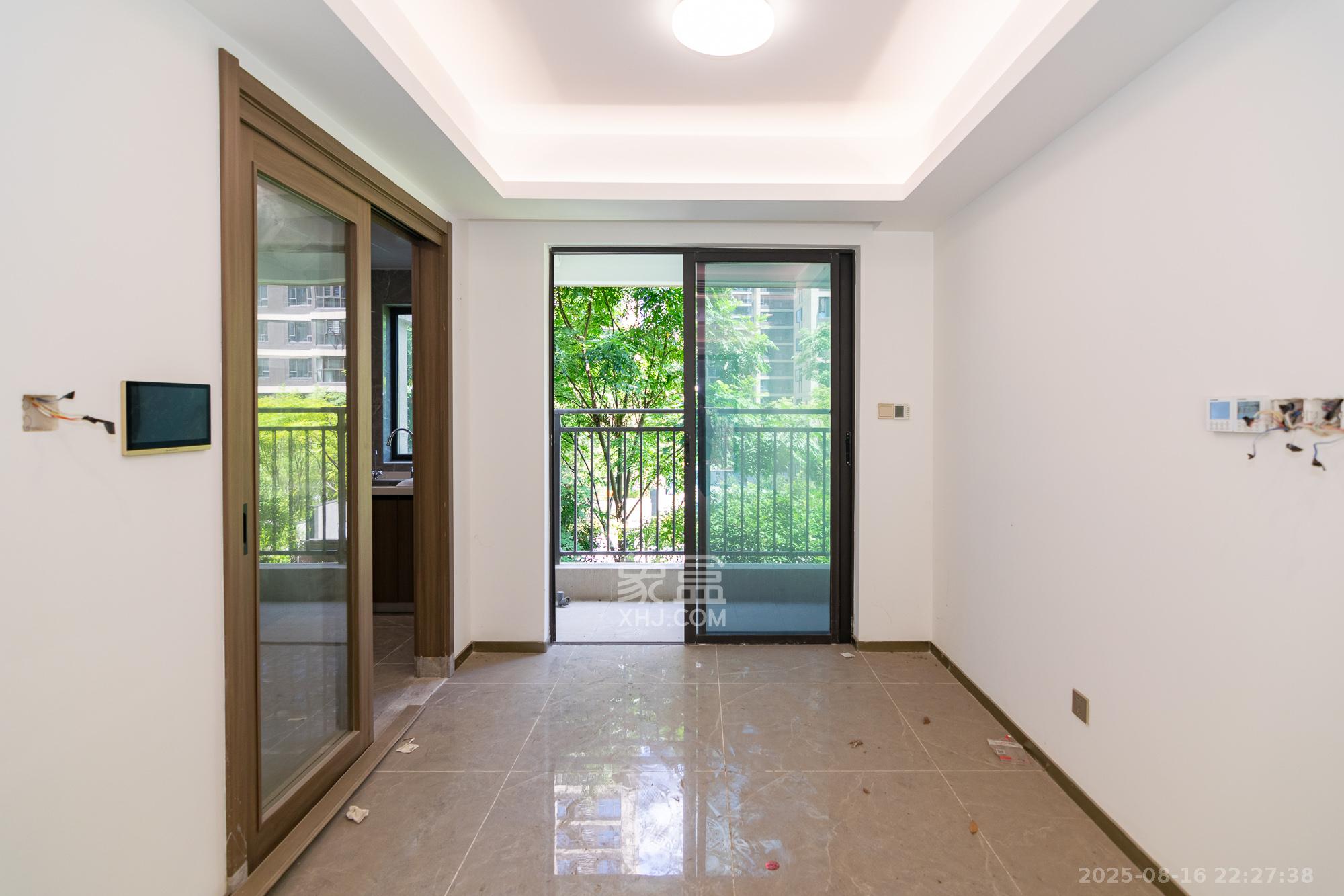 阳光城联利悦澜府  4室2厅2卫    93.0万 阳光城联利悦澜府  4室2厅2卫    93.0万客厅