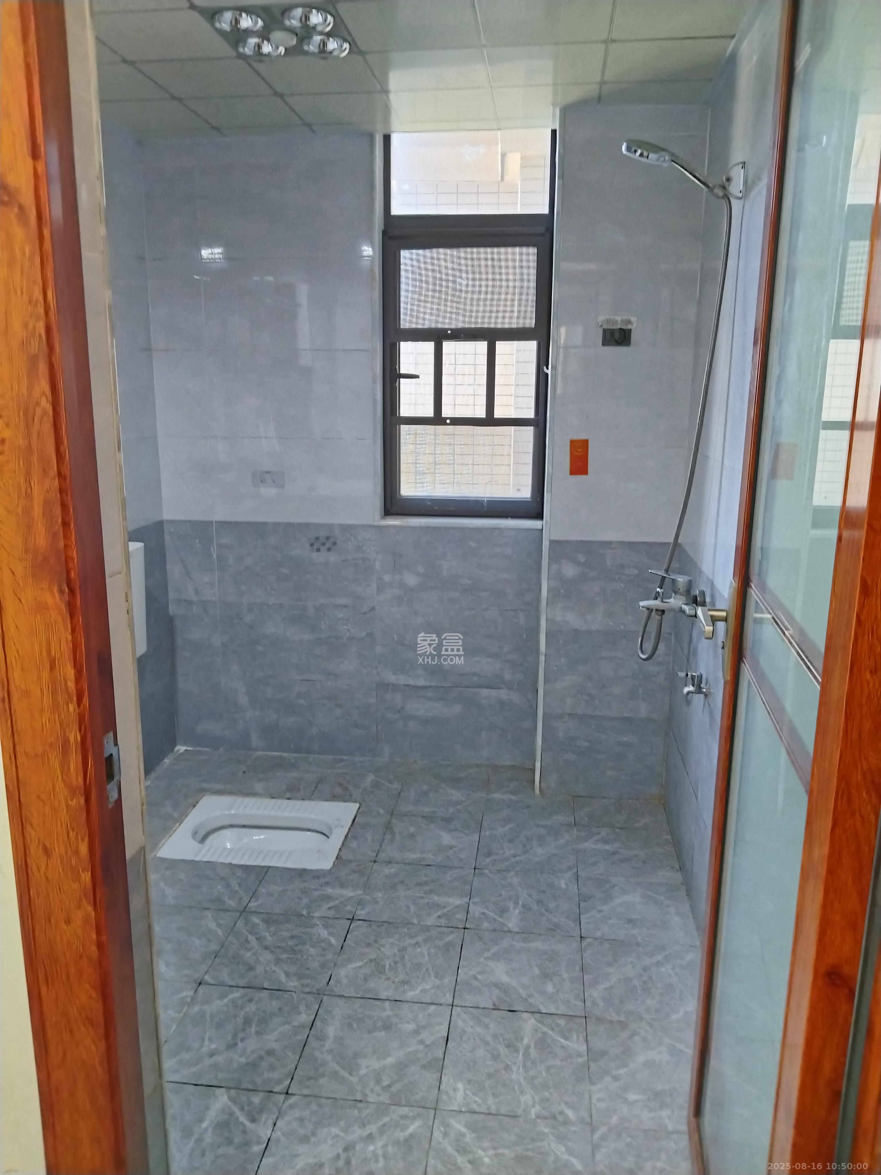 福天藏郡院子  3室2厅2卫    2100.0元/月 福天藏郡院子  3室2厅2卫    2100.0元/月室内图