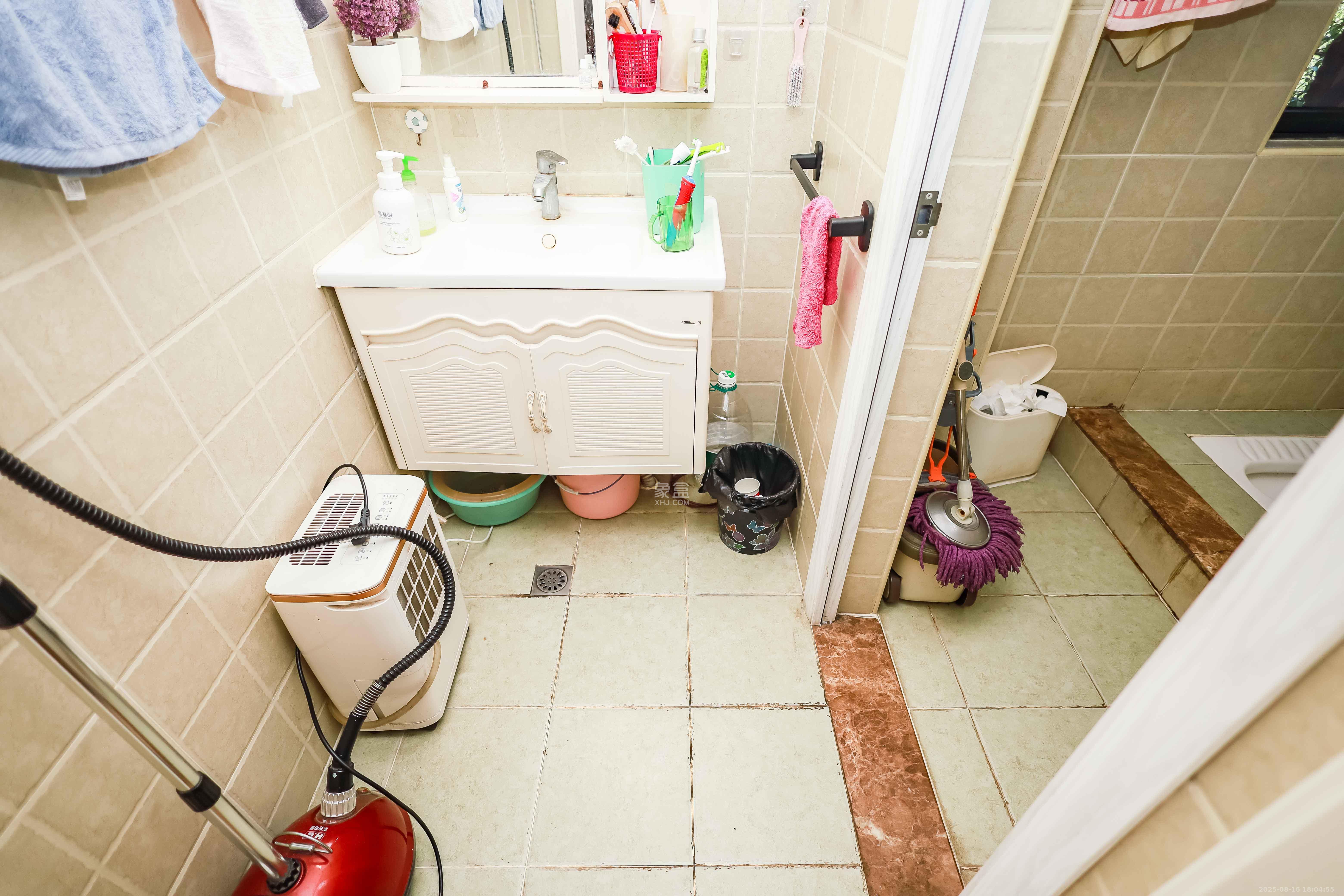 天麓尚层  3室2厅2卫    158.0万 天麓尚层  3室2厅2卫    158.0万卫生间