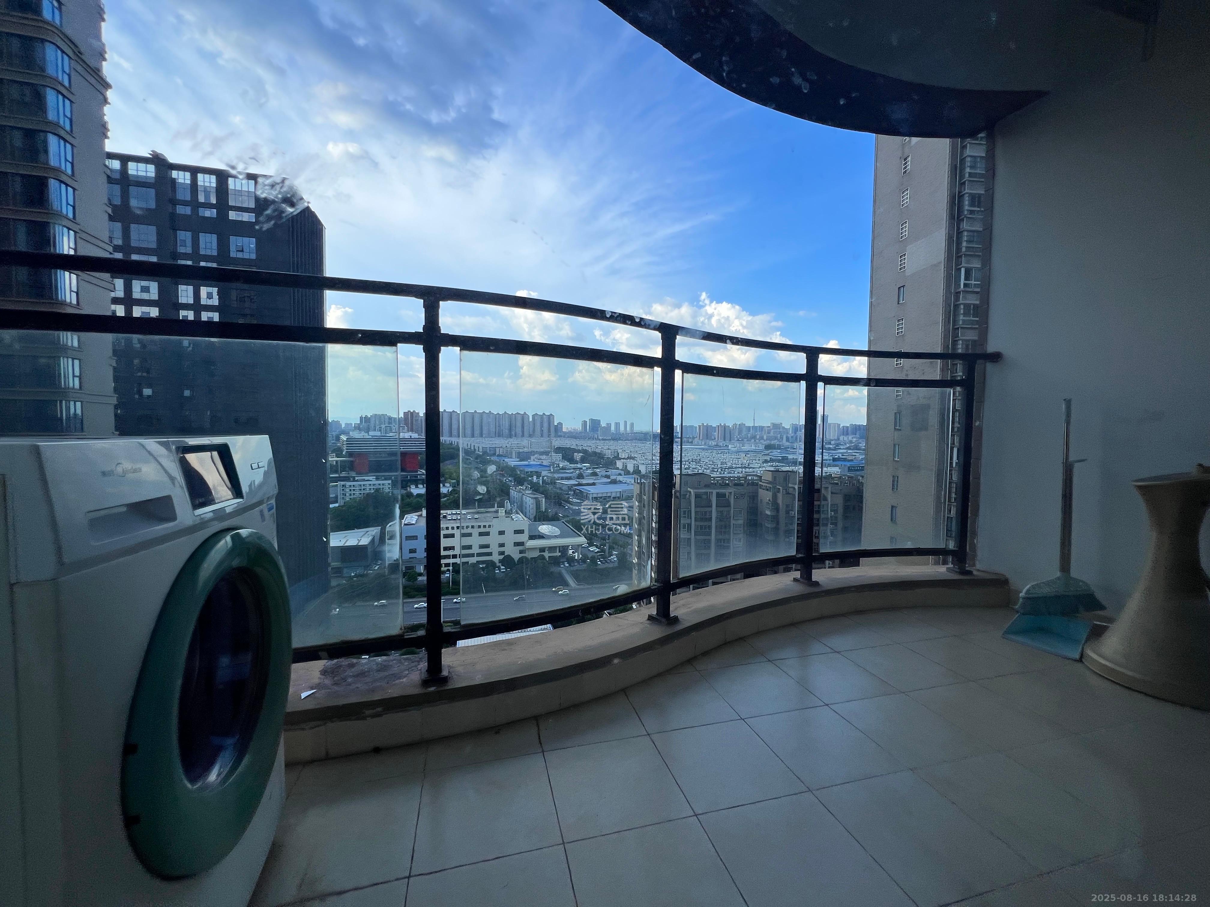 旺德府恺悦国际  2室2厅2卫    2100.0元/月室内图