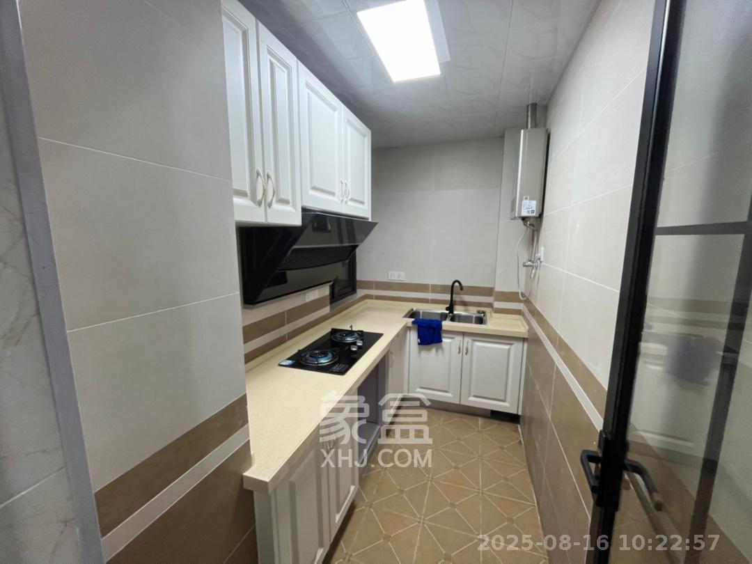 新长海广场  4室2厅2卫    3200.0元/月室内图