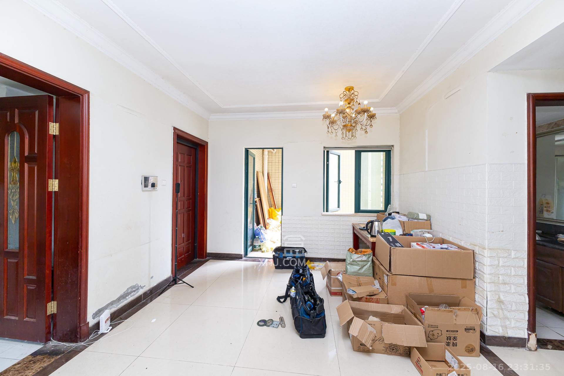 恒大名都 3室2厅1卫 60.0万 恒大名都 3室2厅1卫 60.0万客厅