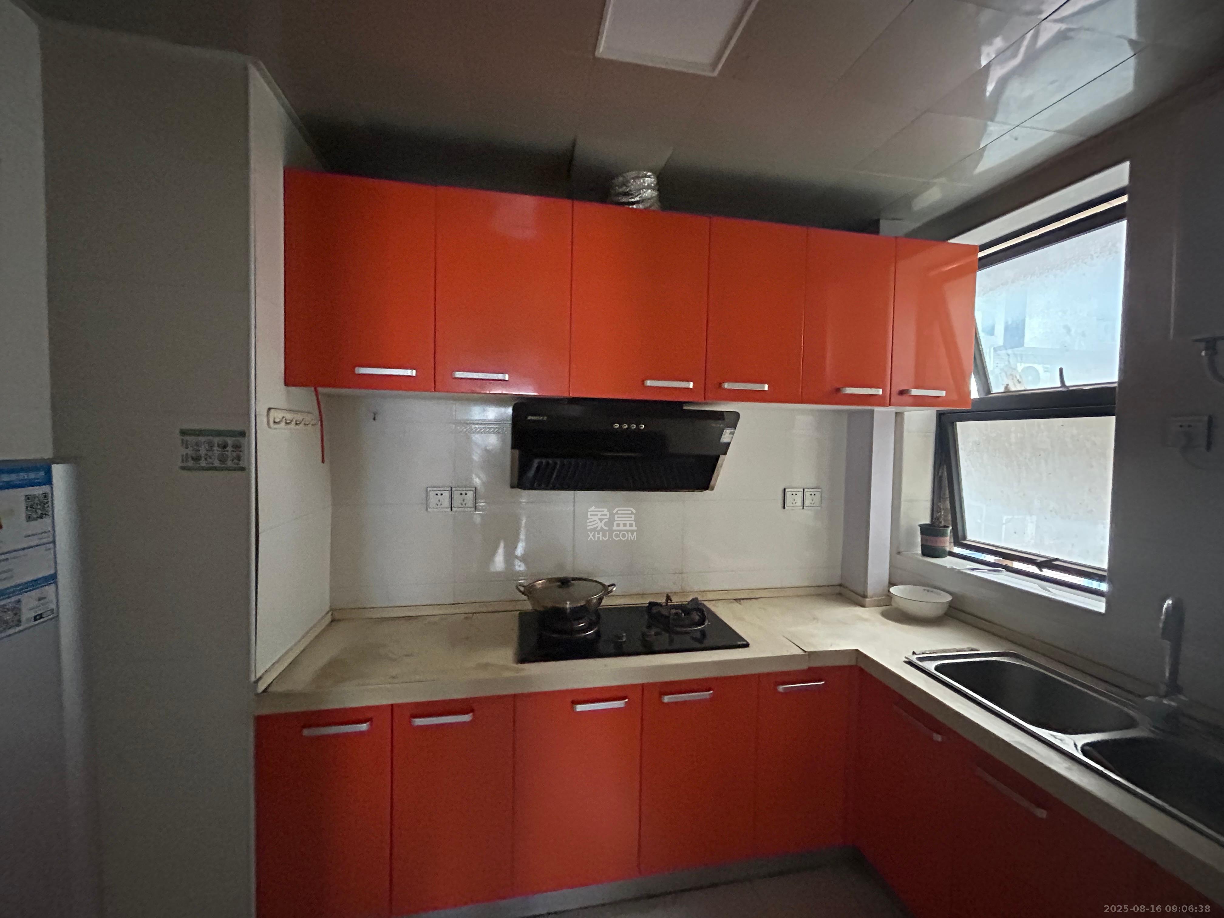 兰亭优壳（隽峰苑）  5室2厅2卫    2200.0元/月室内图