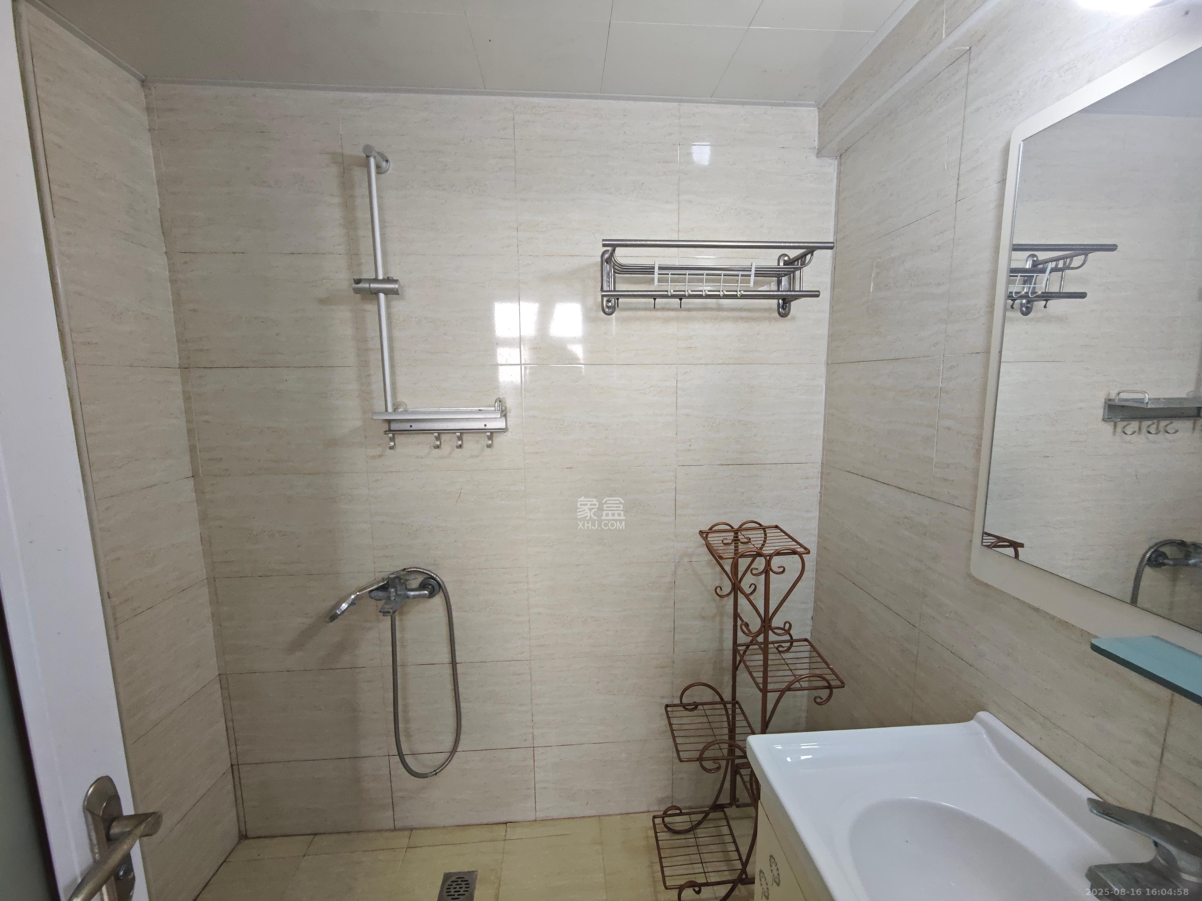 剑桥名门 1室1厅1卫 1400.0元/月 剑桥名门 1室1厅1卫 1400.0元/月室内图