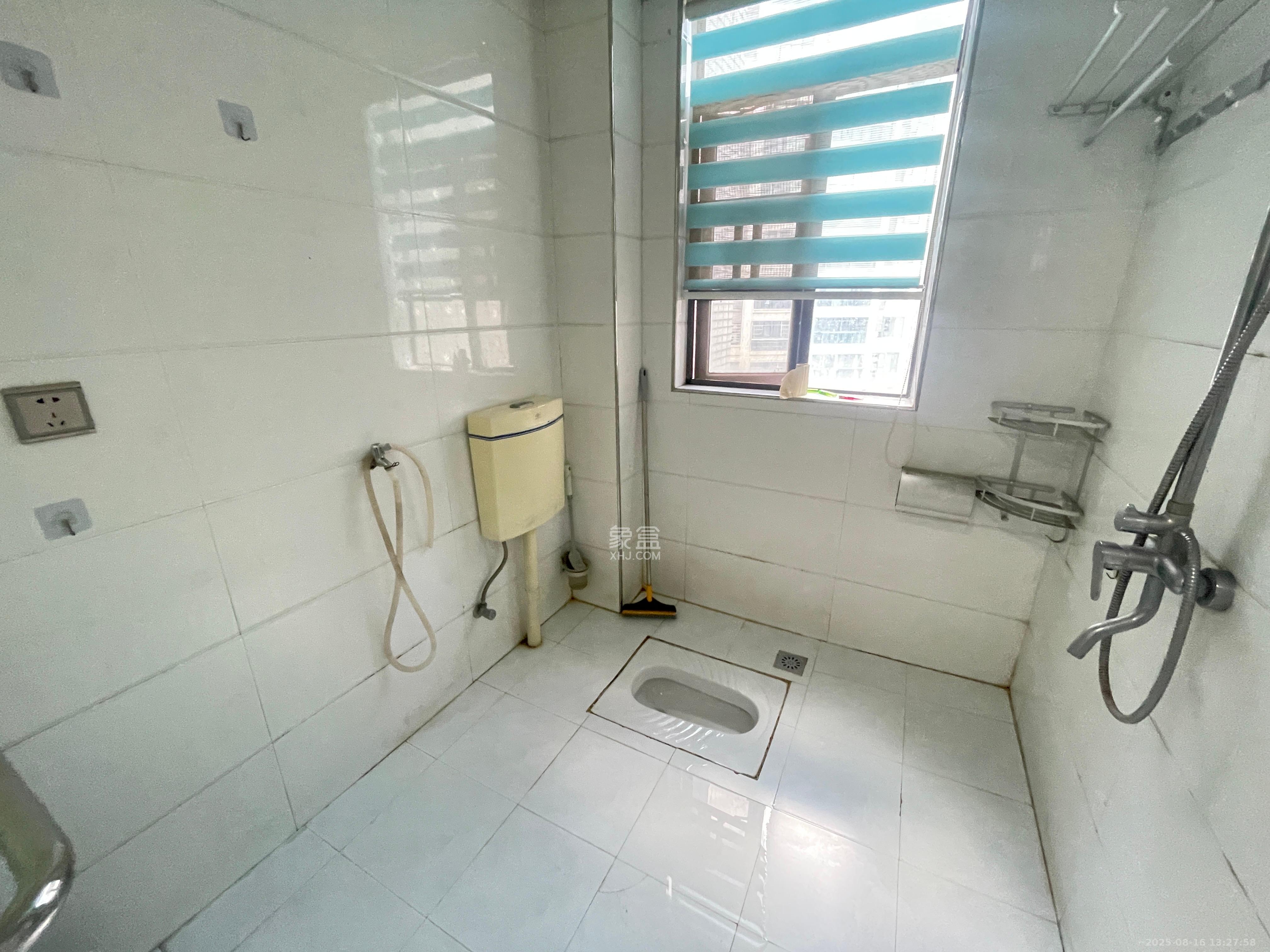 滨江一号(丰泰花园)  3室2厅2卫    2800.0元/月 滨江一号(丰泰花园)  3室2厅2卫    2800.0元/月室内图