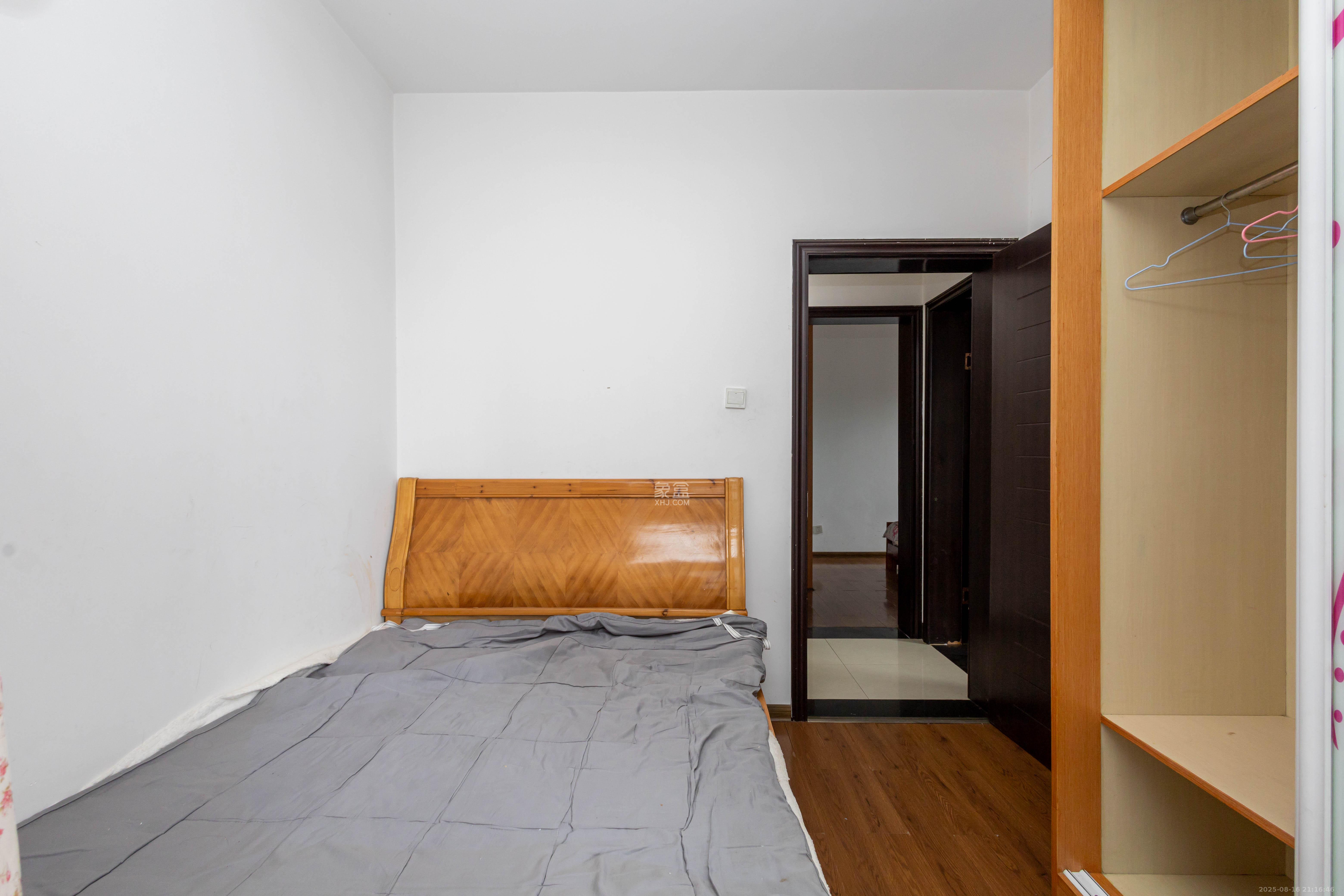 华天LOHO小镇  3室2厅2卫    53.0万 华天LOHO小镇  3室2厅2卫    53.0万卧室