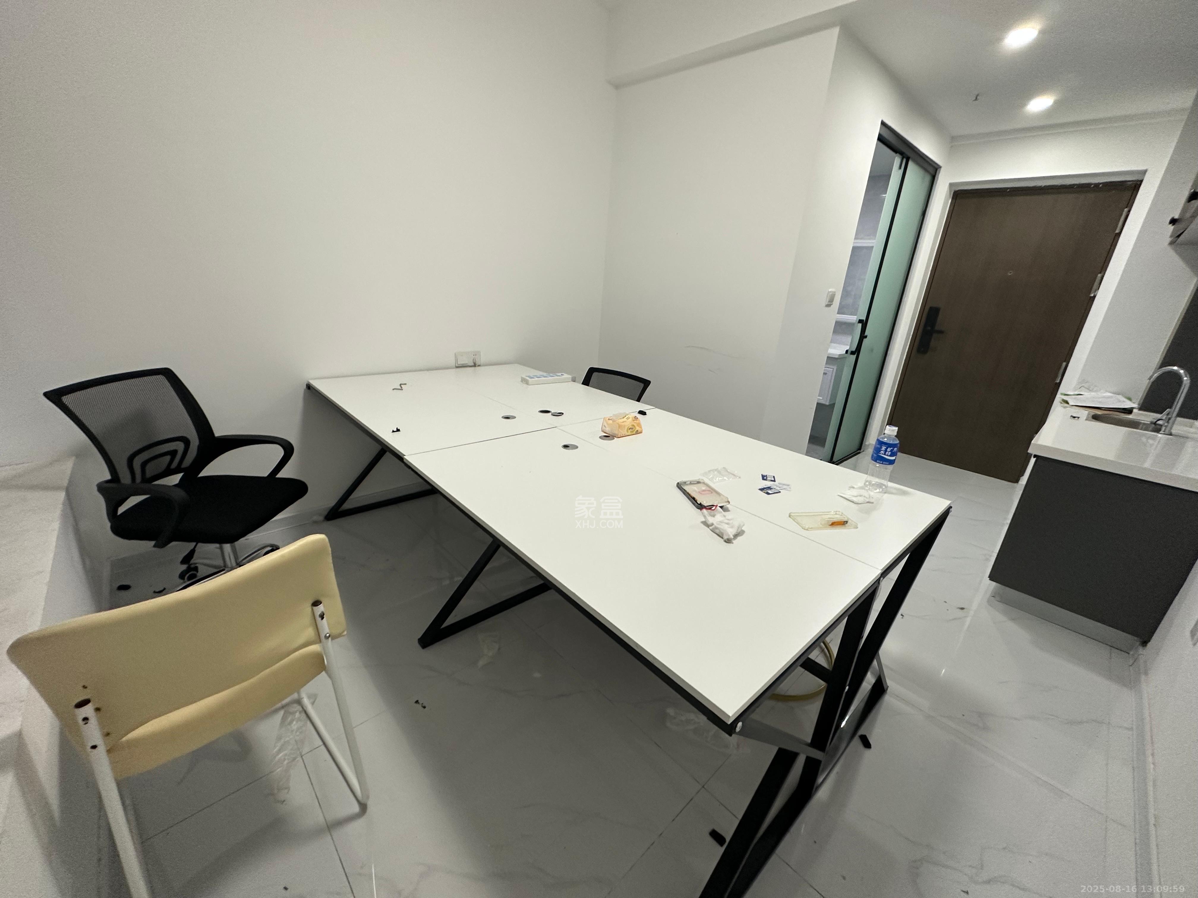 龙湖铂金岛 1室0厅1卫 1200.0元/月 龙湖铂金岛 1室0厅1卫 1200.0元/月室内图