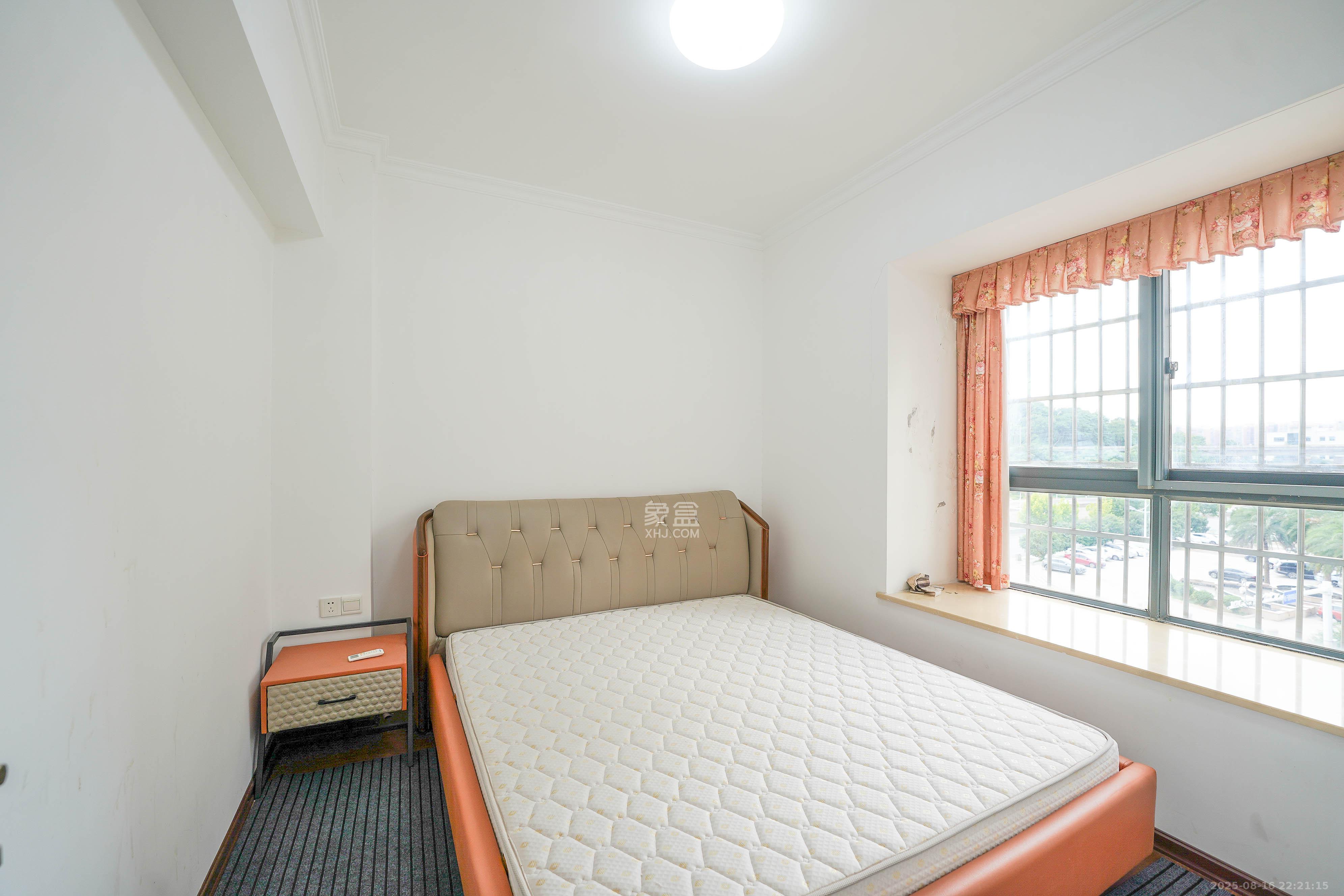 山水印象(愿景想山) 2室2厅1卫 35.8万 山水印象(愿景想山) 2室2厅1卫 35.8万卧室