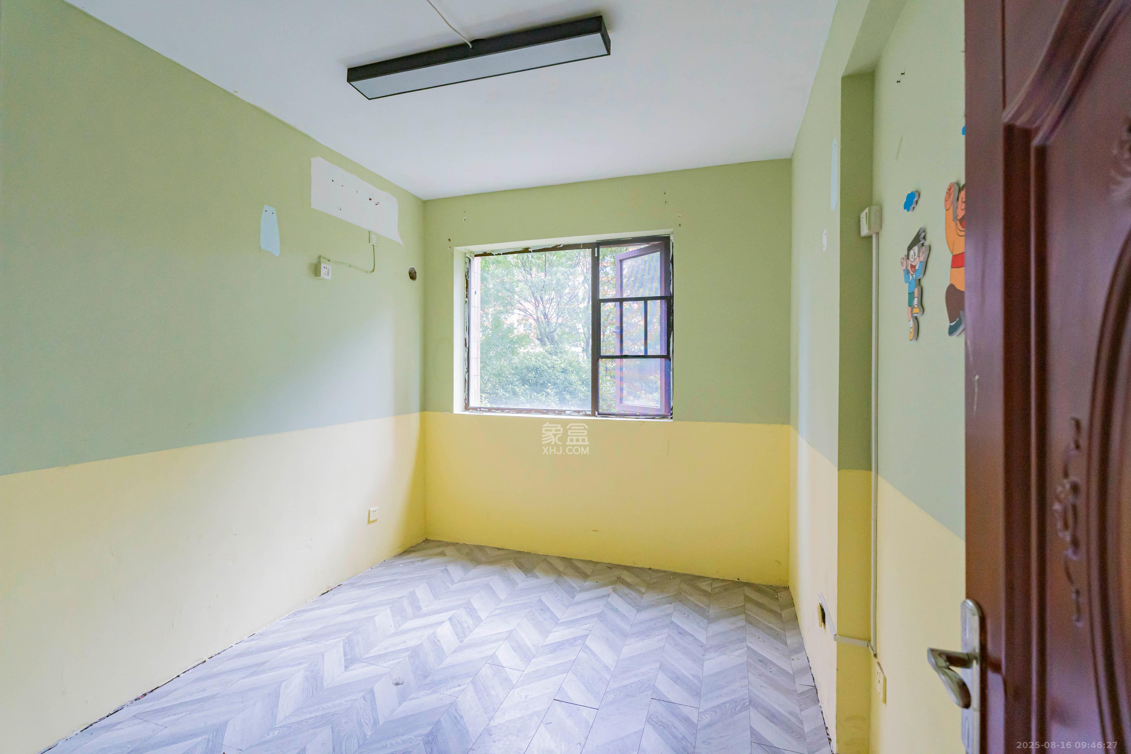 金色溪泉湾  3室2厅2卫    2500.0元/月 金色溪泉湾  3室2厅2卫    2500.0元/月室内图