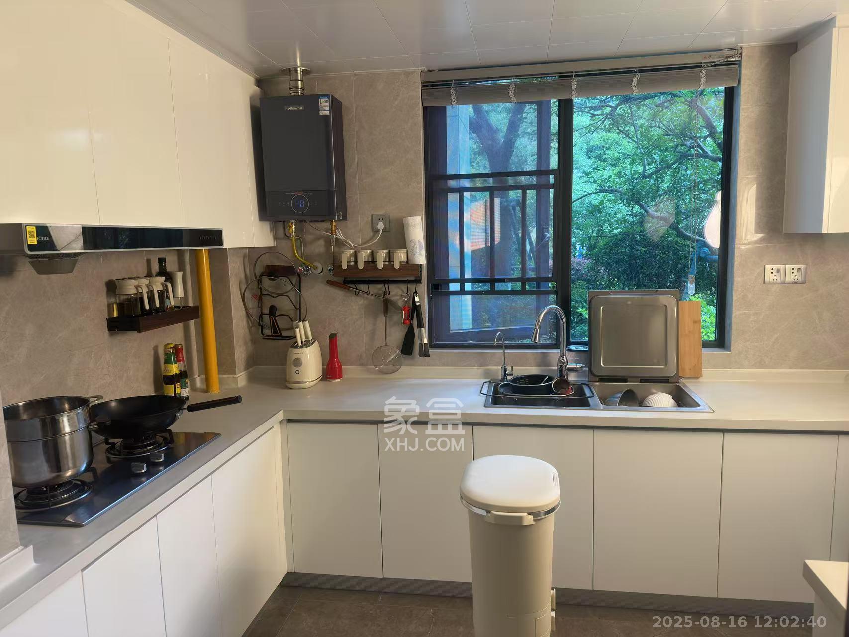 中海阅溪府 4室2厅2卫 4500.0元/月 中海阅溪府 4室2厅2卫 4500.0元/月室内图