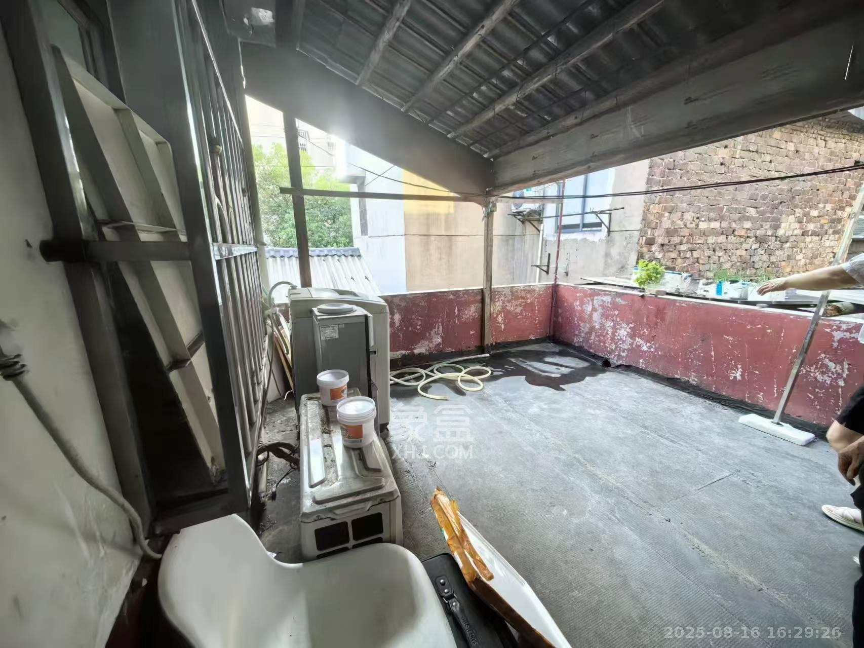 寿星街社区 3室2厅1卫 1800.0元/月 寿星街社区 3室2厅1卫 1800.0元/月室内图