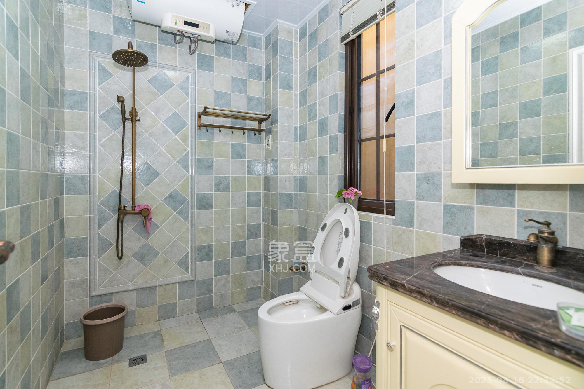 金地三千府(金地湖山樾、金地自在城)  5室3厅4卫    428.0万 金地三千府(金地湖山樾、金地自在城)  5室3厅4卫    428.0万其他