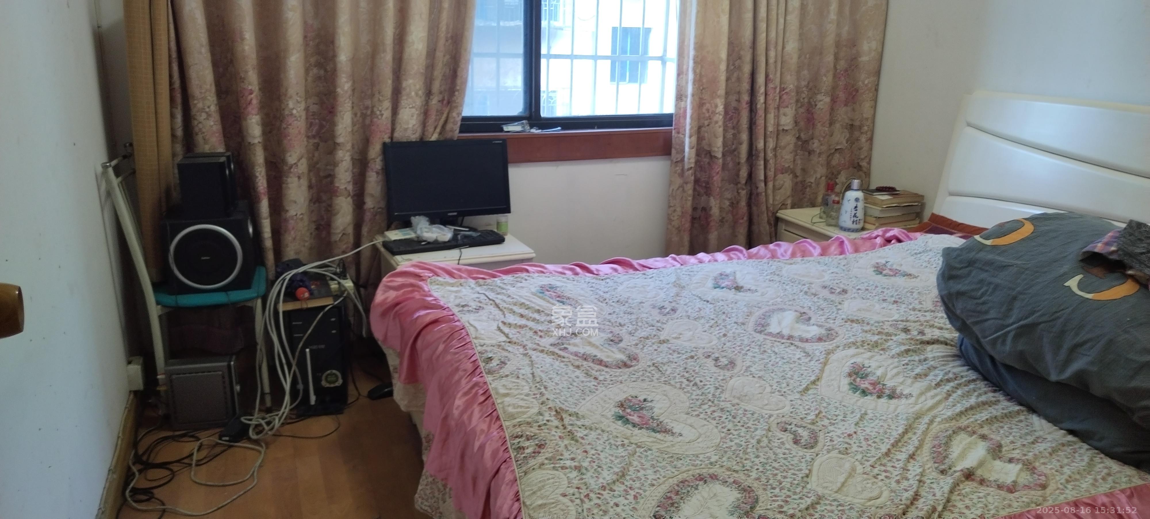 路桥宿舍  2室1厅1卫    1400.0元/月室内图