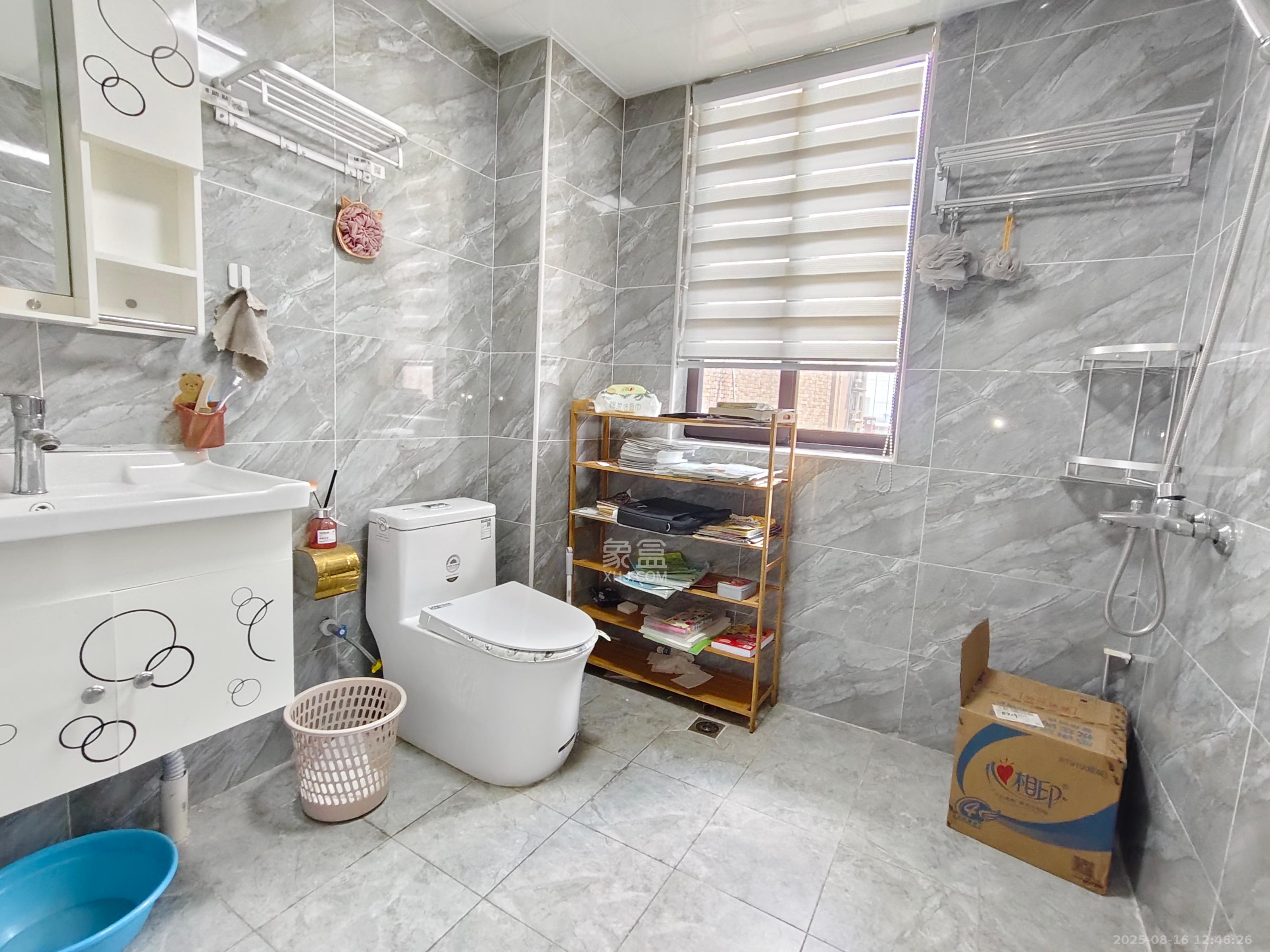 康桥长郡  3室2厅2卫    2300.0元/月室内图