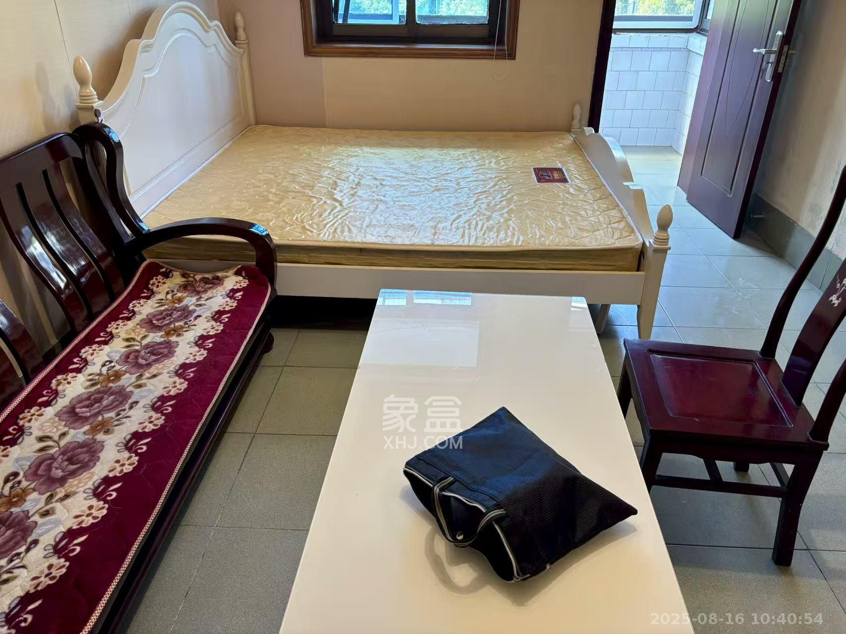 长沙县公路管理局单位房 1室2厅1卫 1500.0元/月 长沙县公路管理局单位房 1室2厅1卫 1500.0元/月室内图