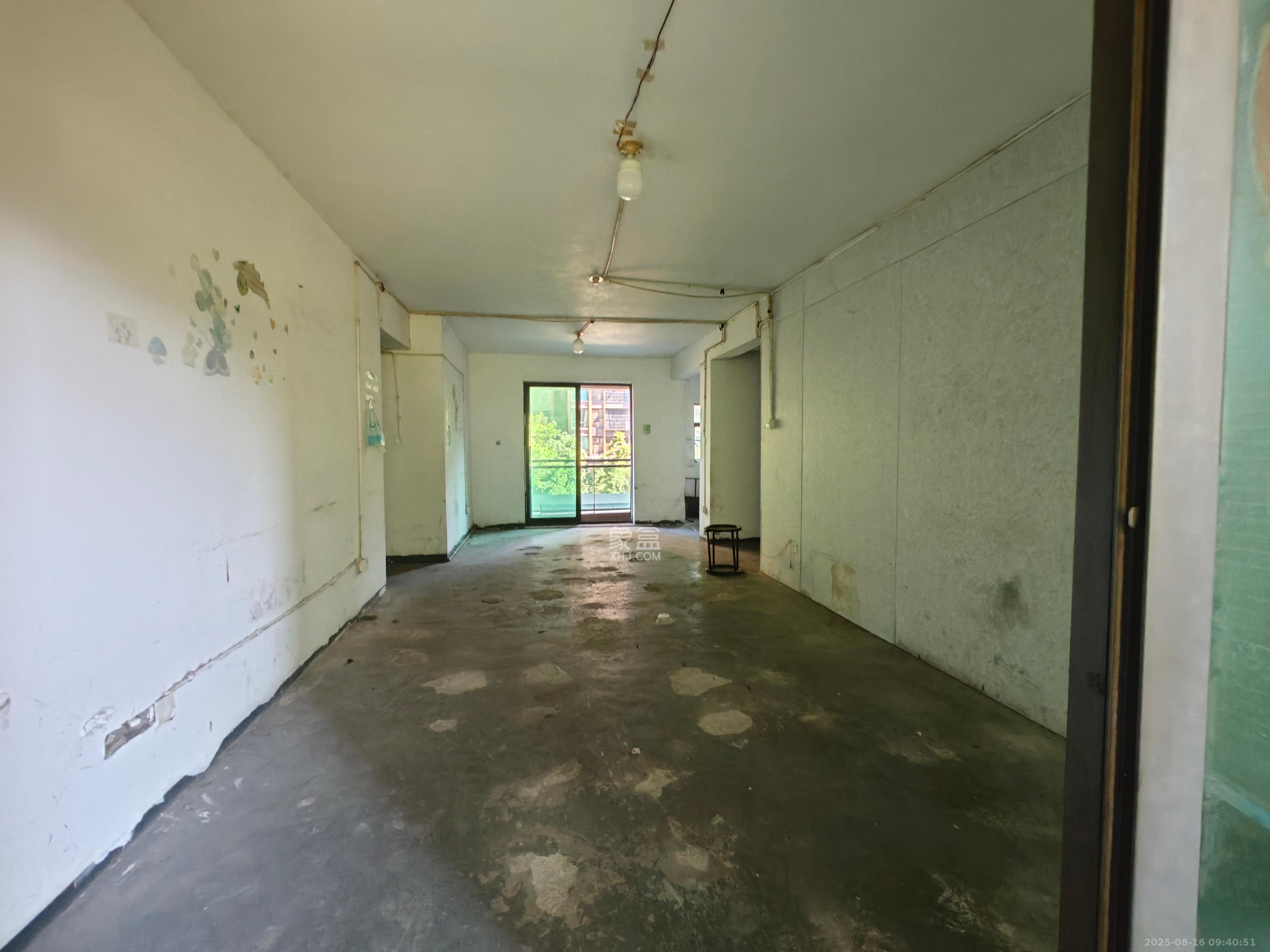 海伦春天  3室2厅2卫    1800.0元/月室内图