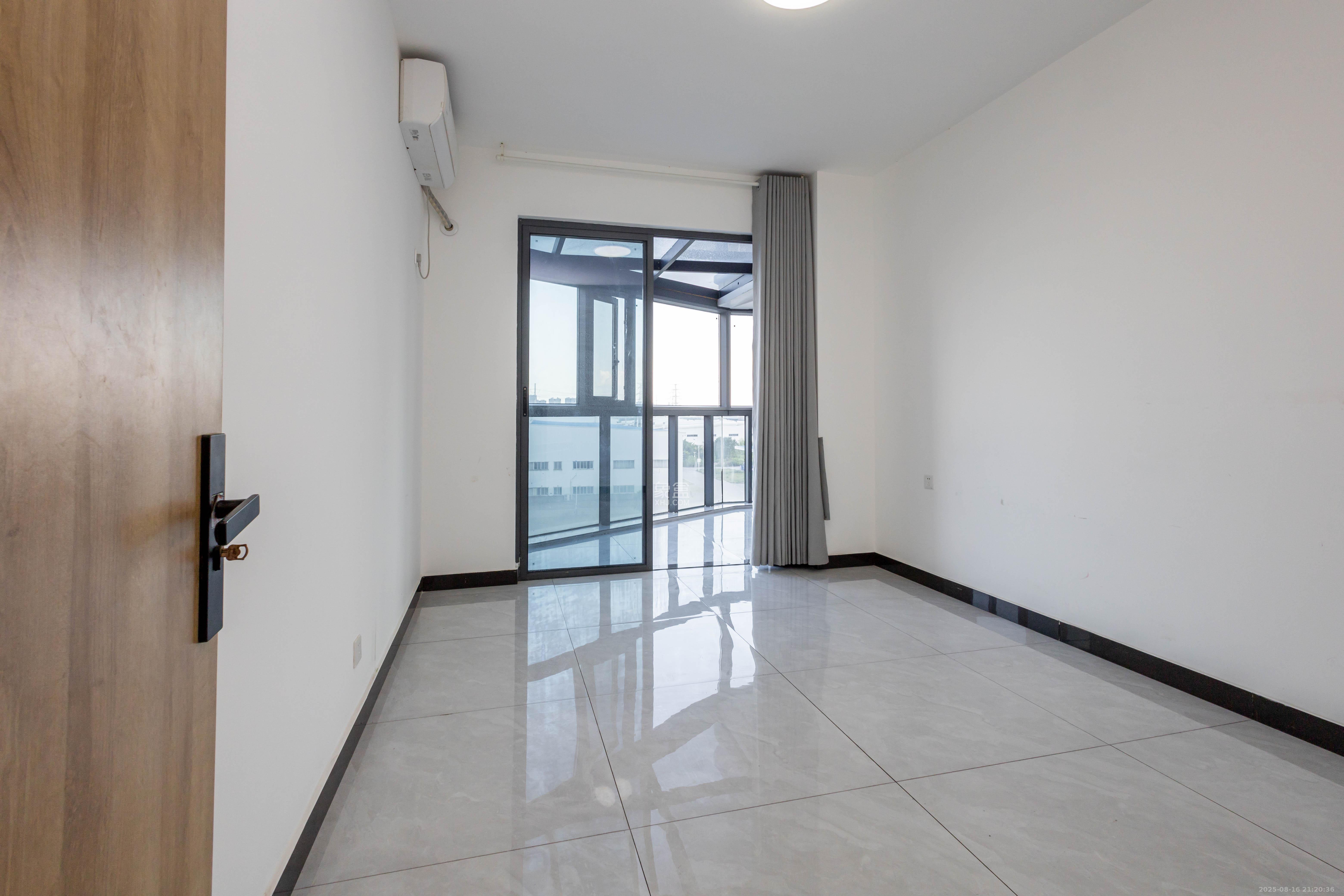 福天星中心(福天星雅苑) 5室2厅3卫 220.0万 福天星中心(福天星雅苑) 5室2厅3卫 220.0万卧室