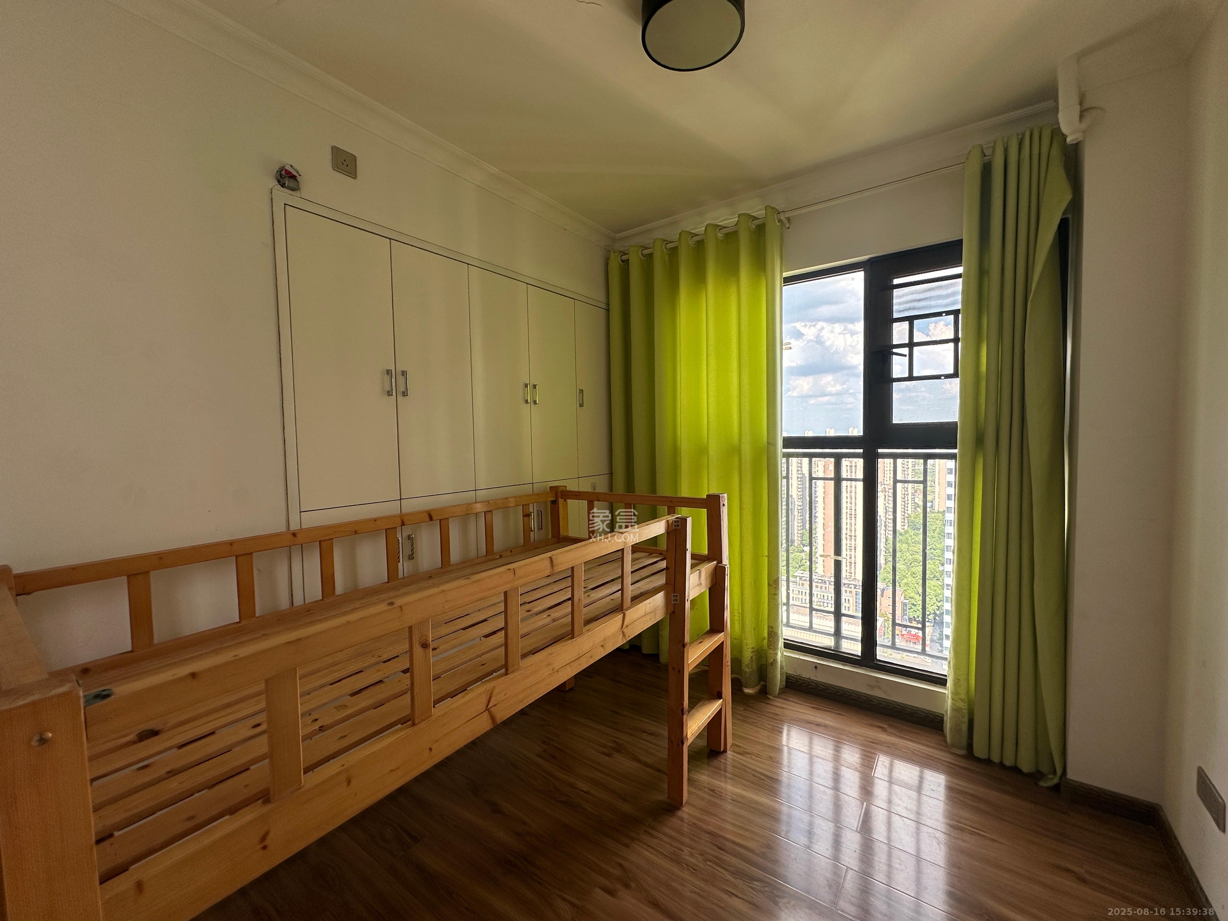 绿地之窗 3室2厅2卫 2700.0元/月 绿地之窗 3室2厅2卫 2700.0元/月室内图